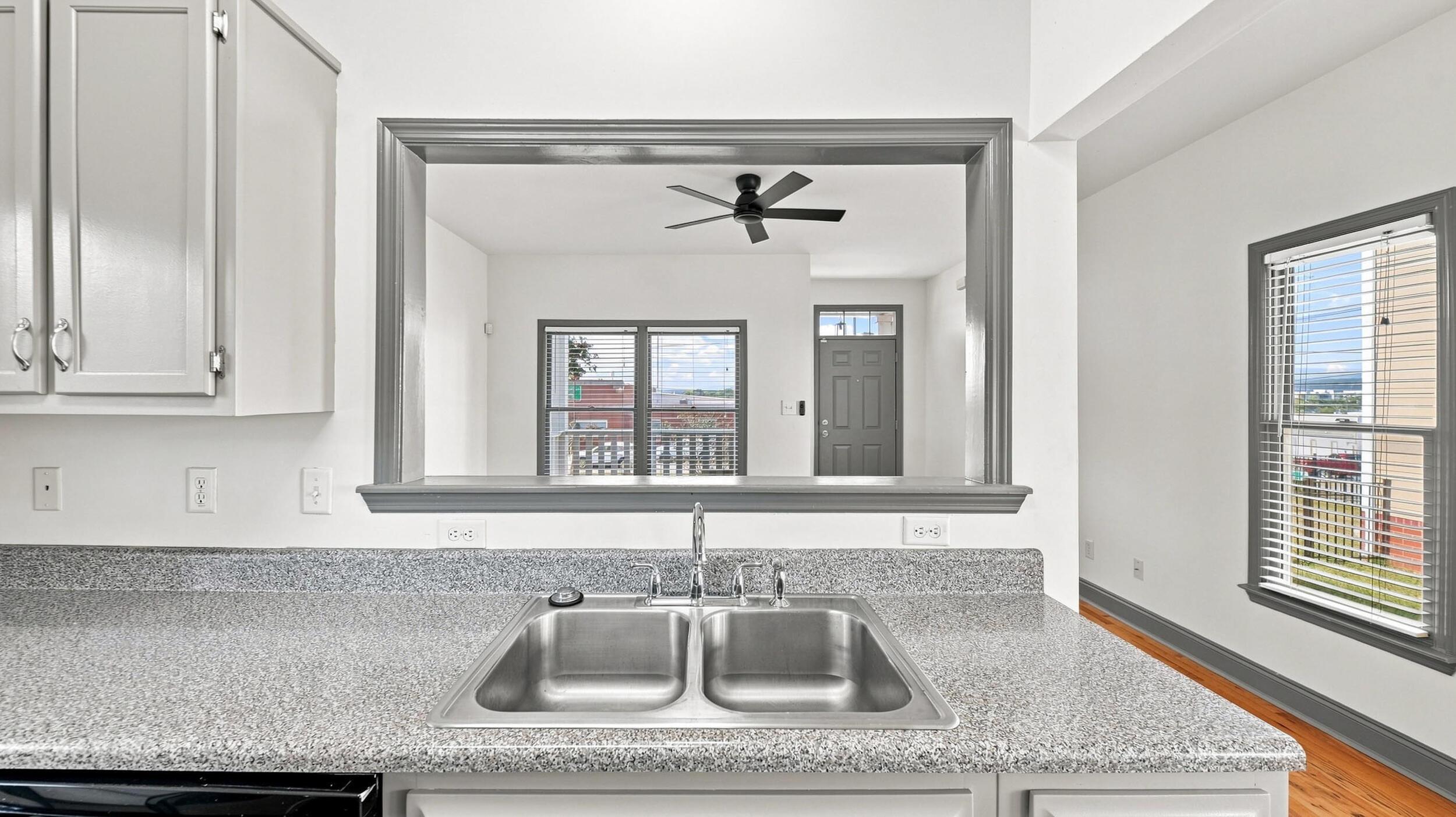 1003 E 11th Street