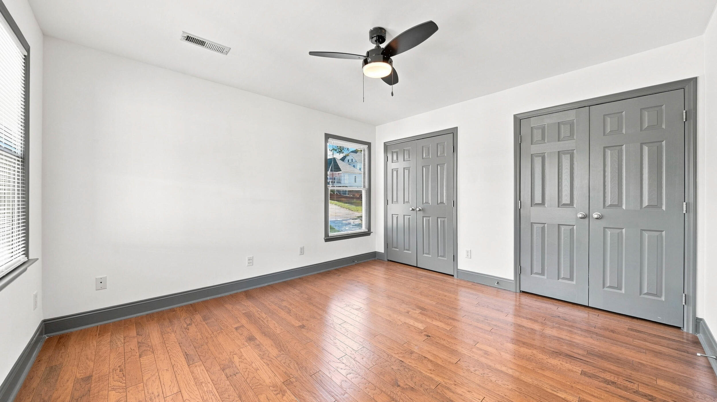 1003 E 11th Street