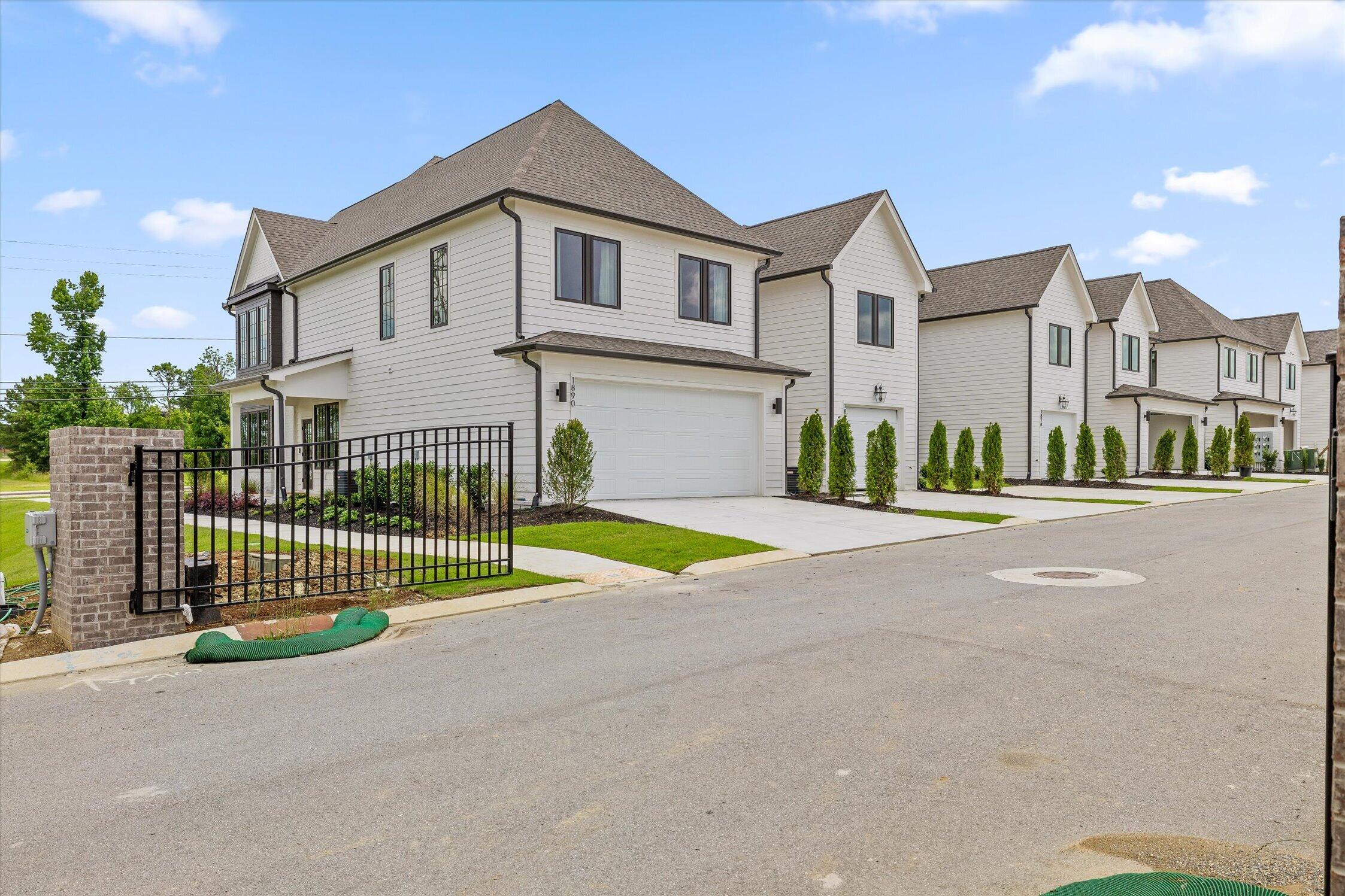1834 Dawson Circle