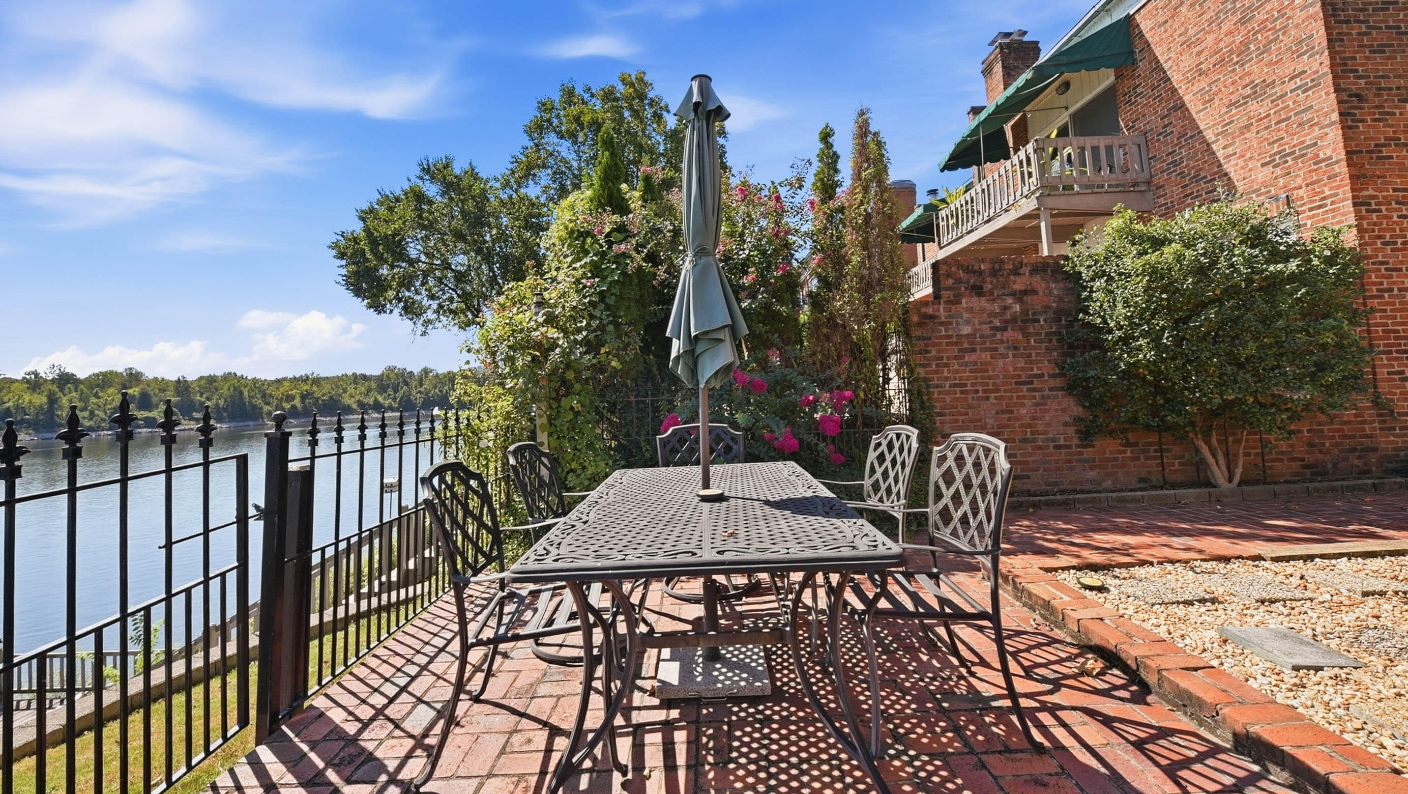 3162 Waterfront Drive