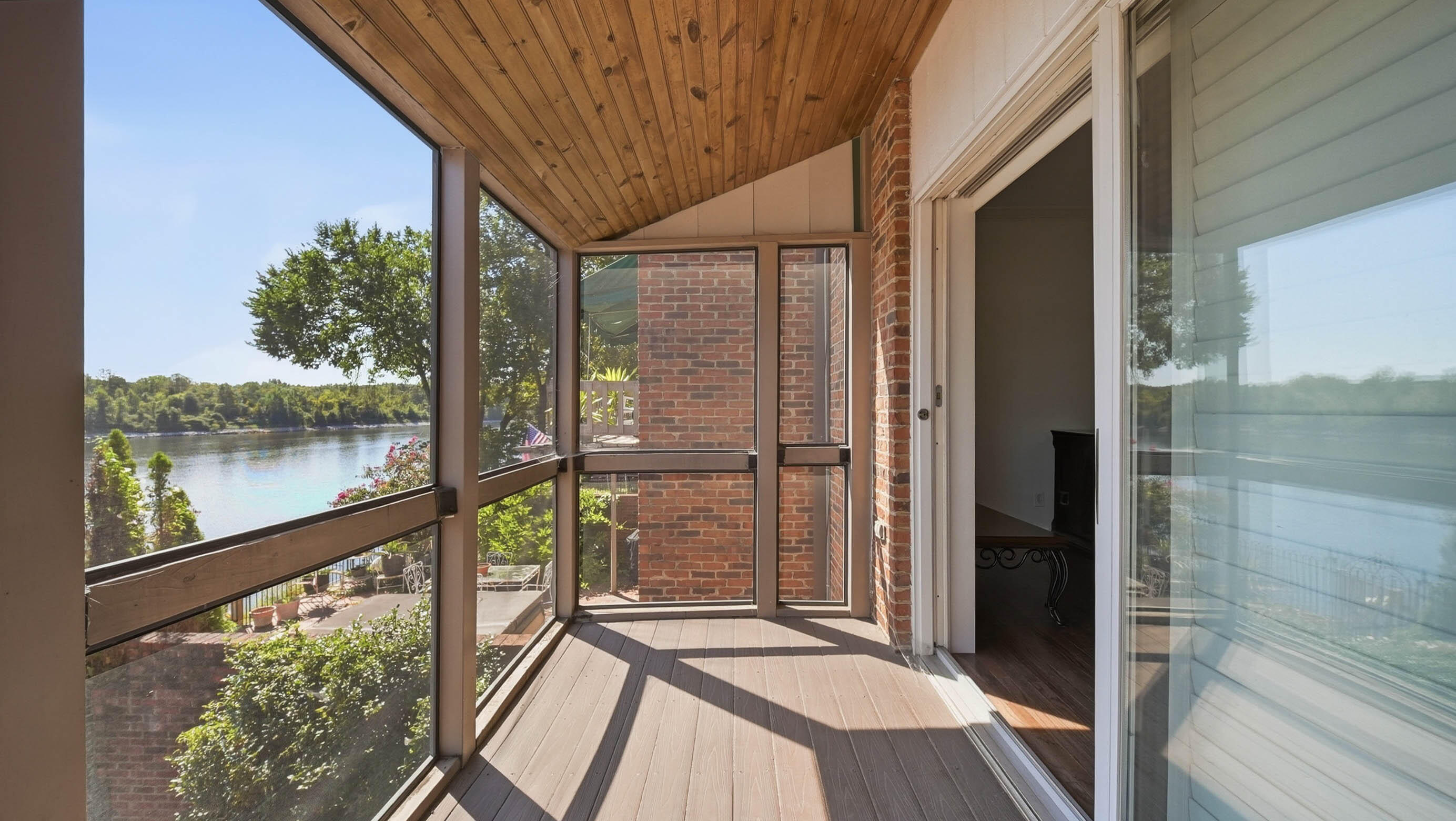 3162 Waterfront Drive
