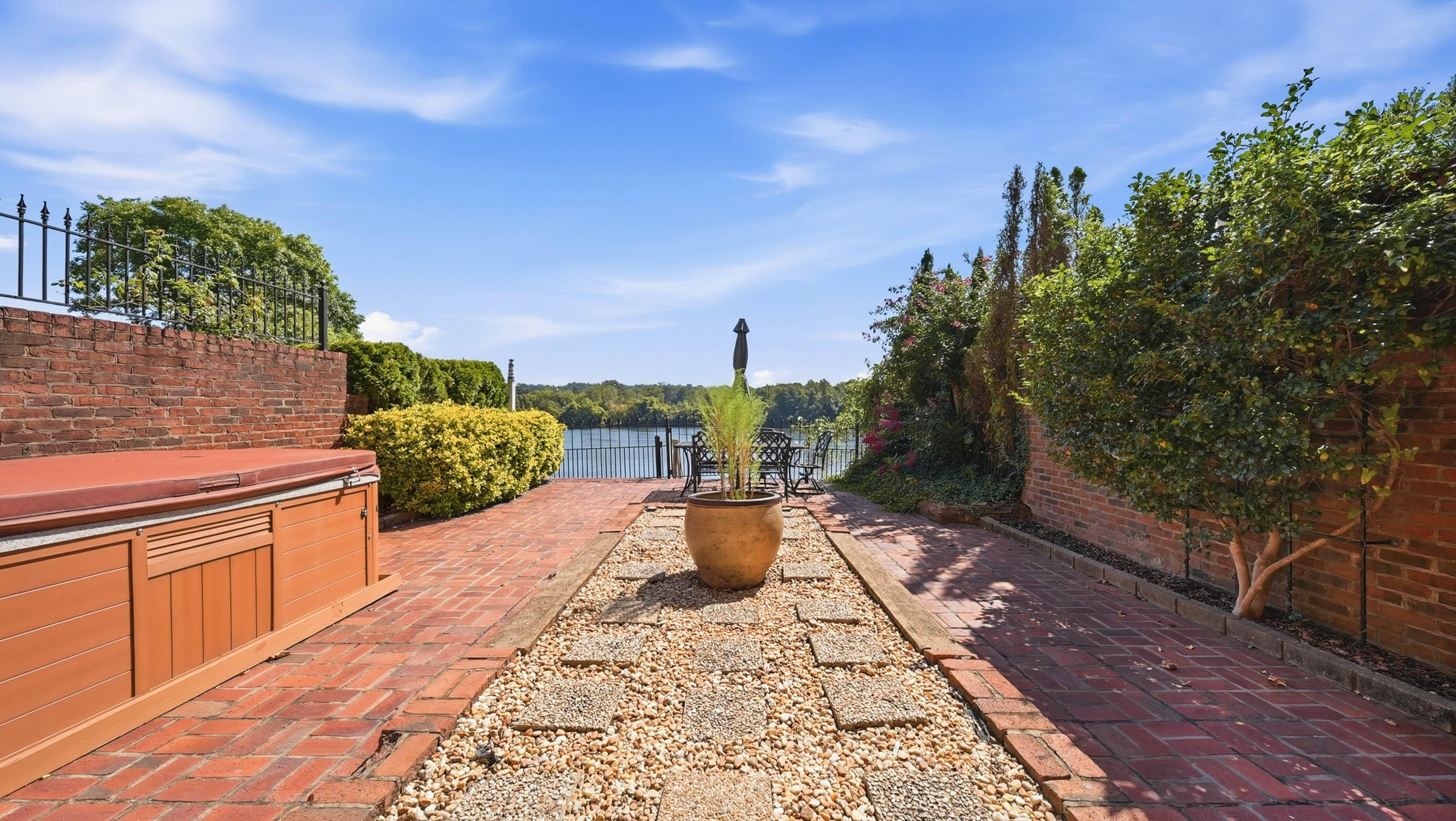 3162 Waterfront Drive