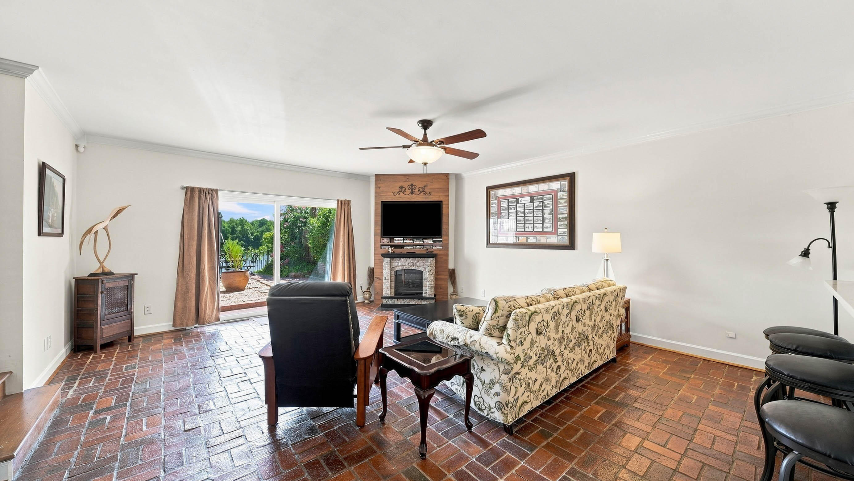 3162 Waterfront Drive