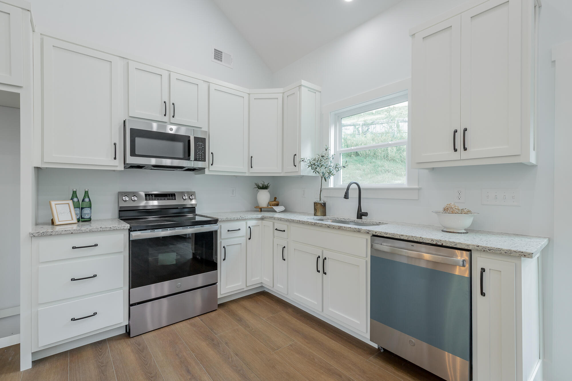 1710 Short Leaf Lane