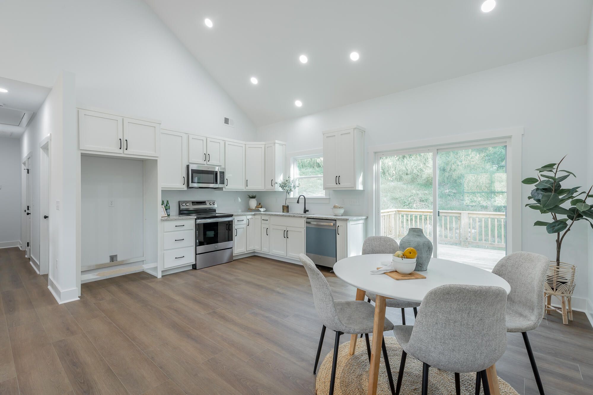1710 Short Leaf Lane