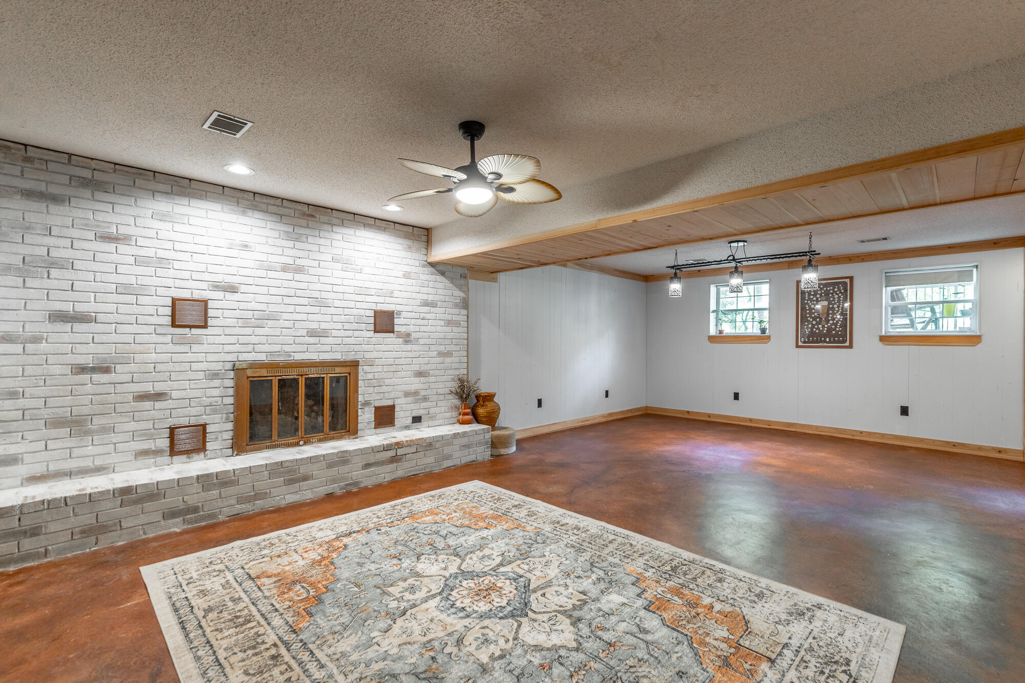 430 Bluebird Circle