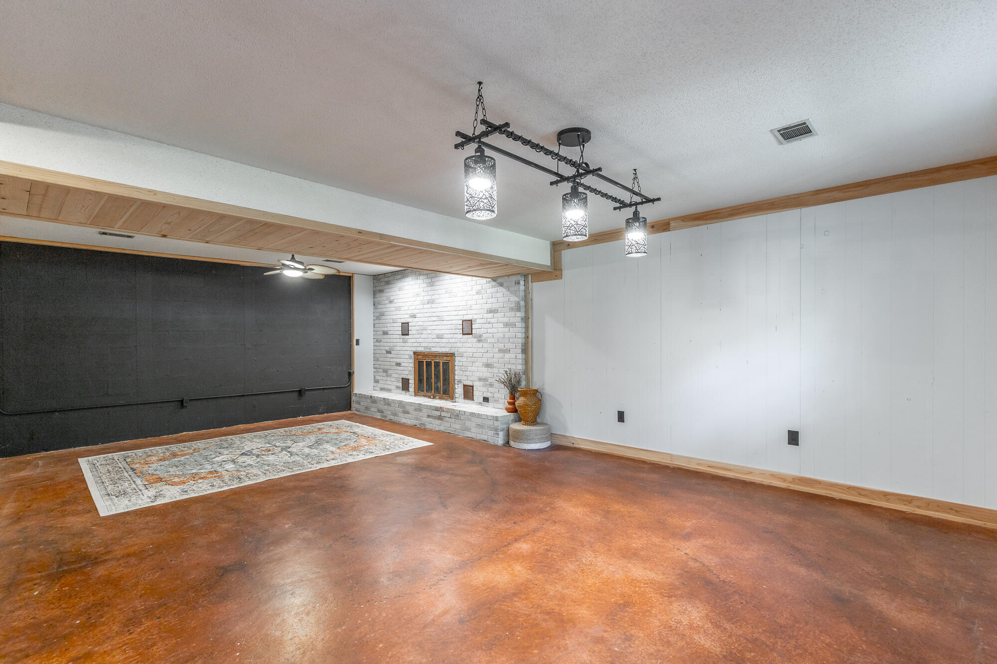 430 Bluebird Circle