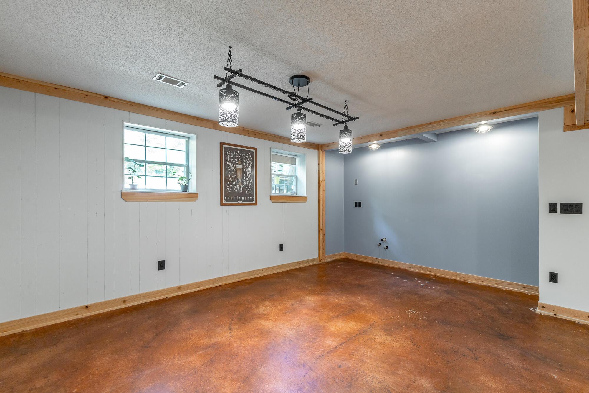 430 Bluebird Circle