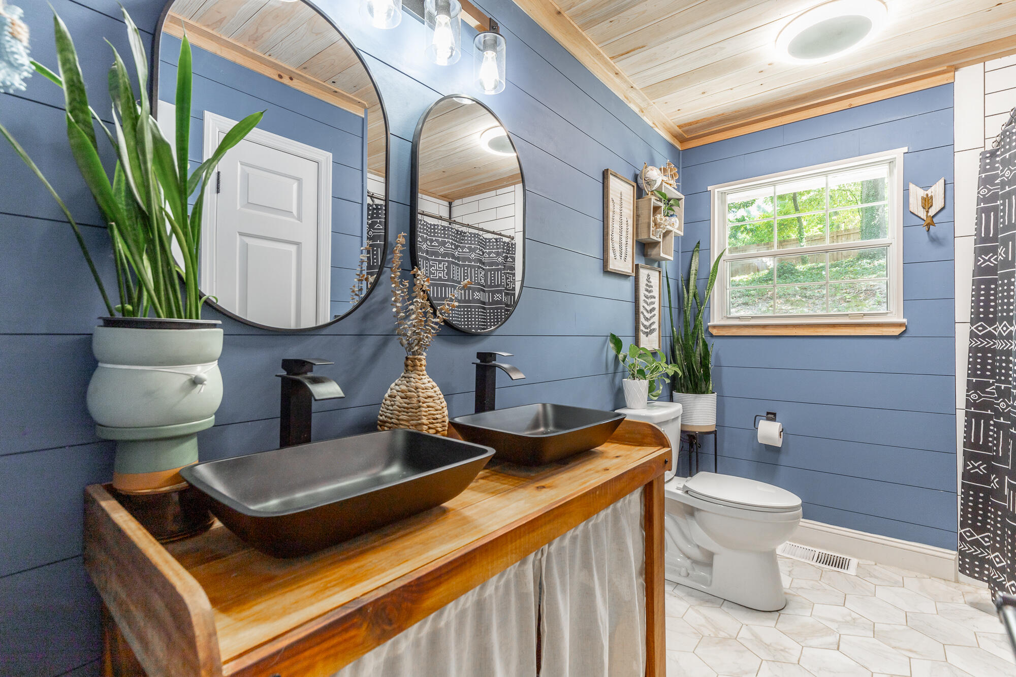 430 Bluebird Circle