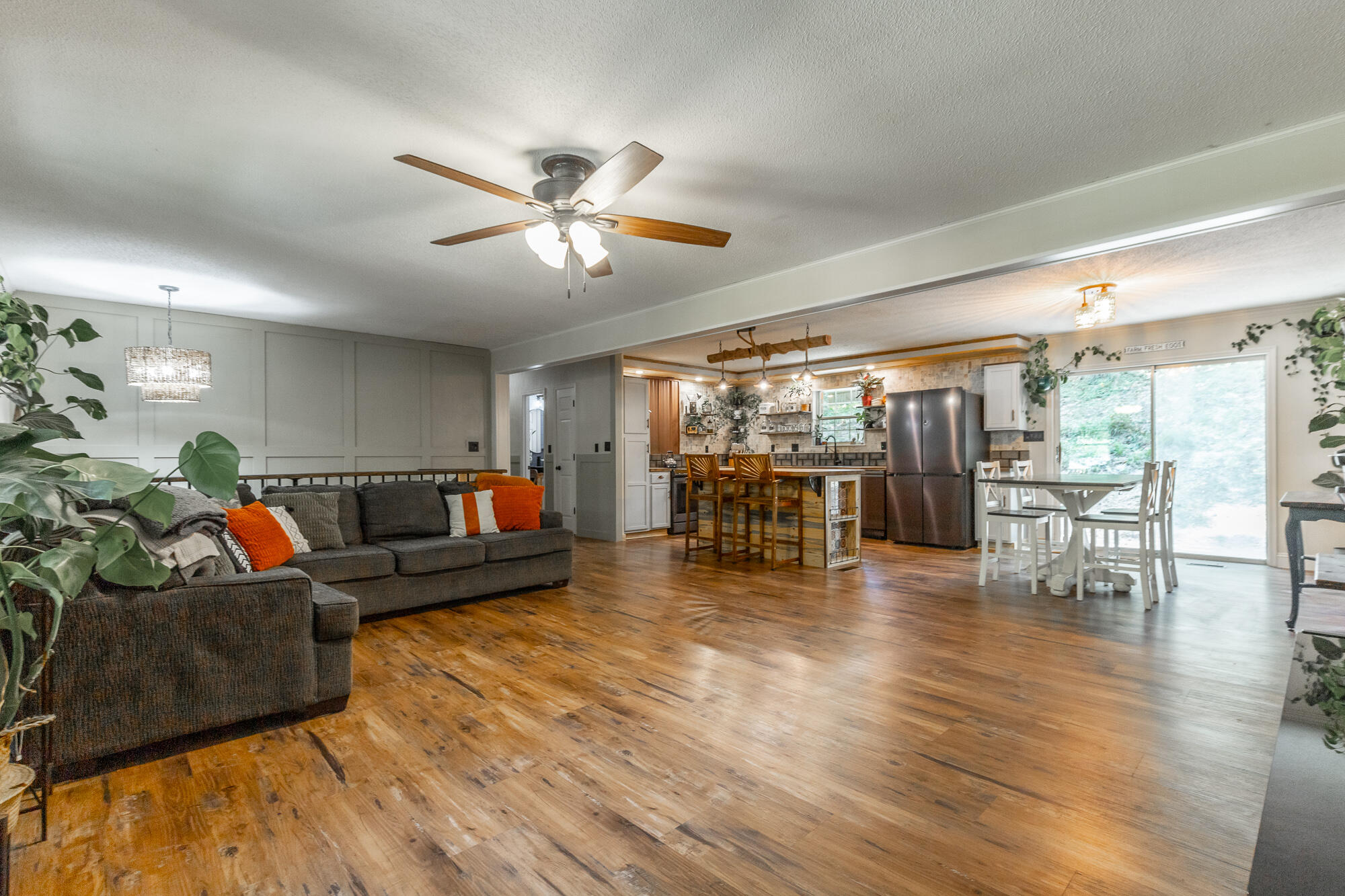 430 Bluebird Circle
