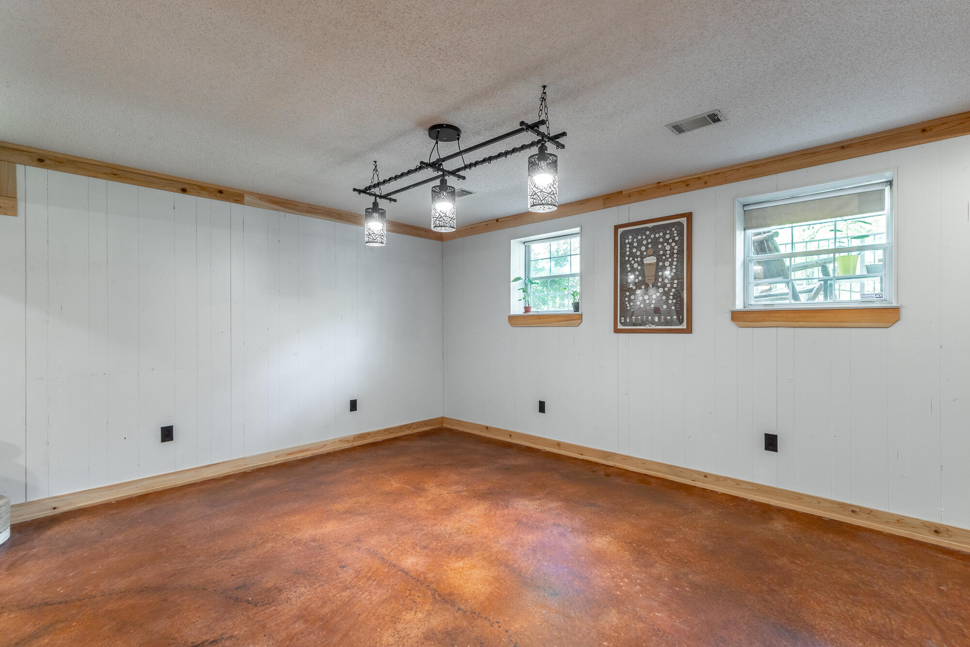 430 Bluebird Circle