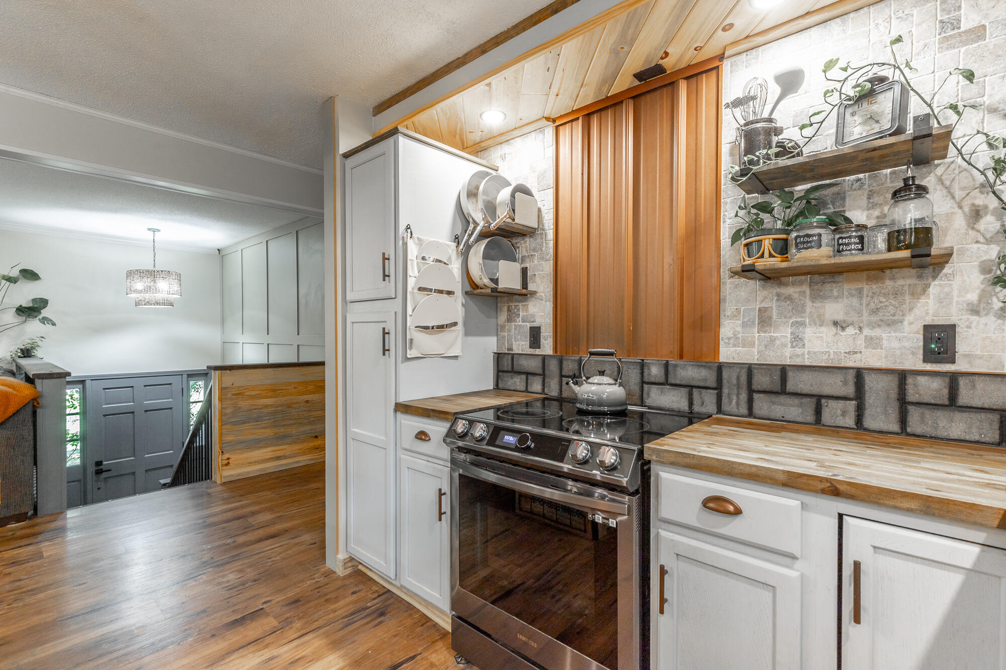 430 Bluebird Circle