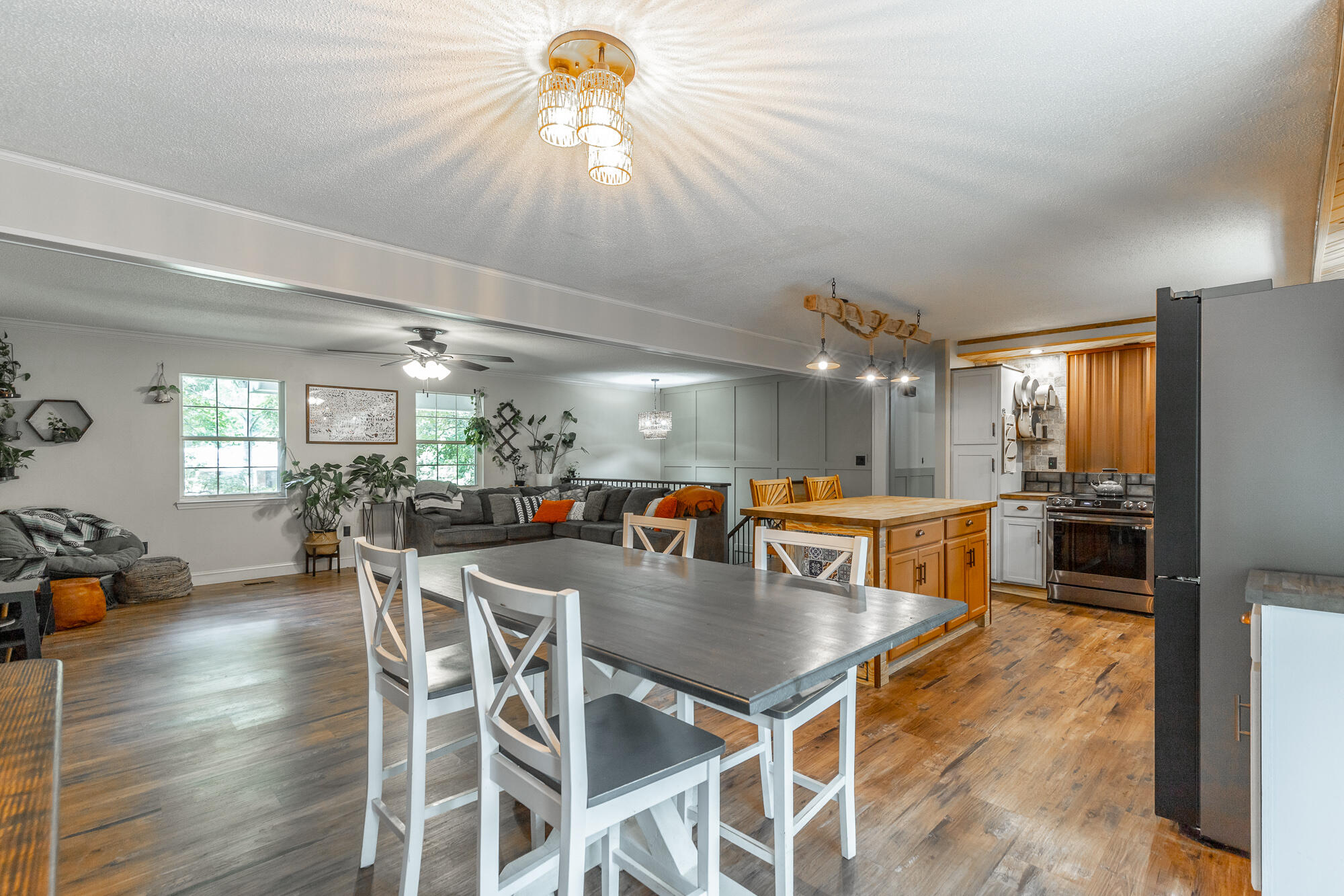 430 Bluebird Circle