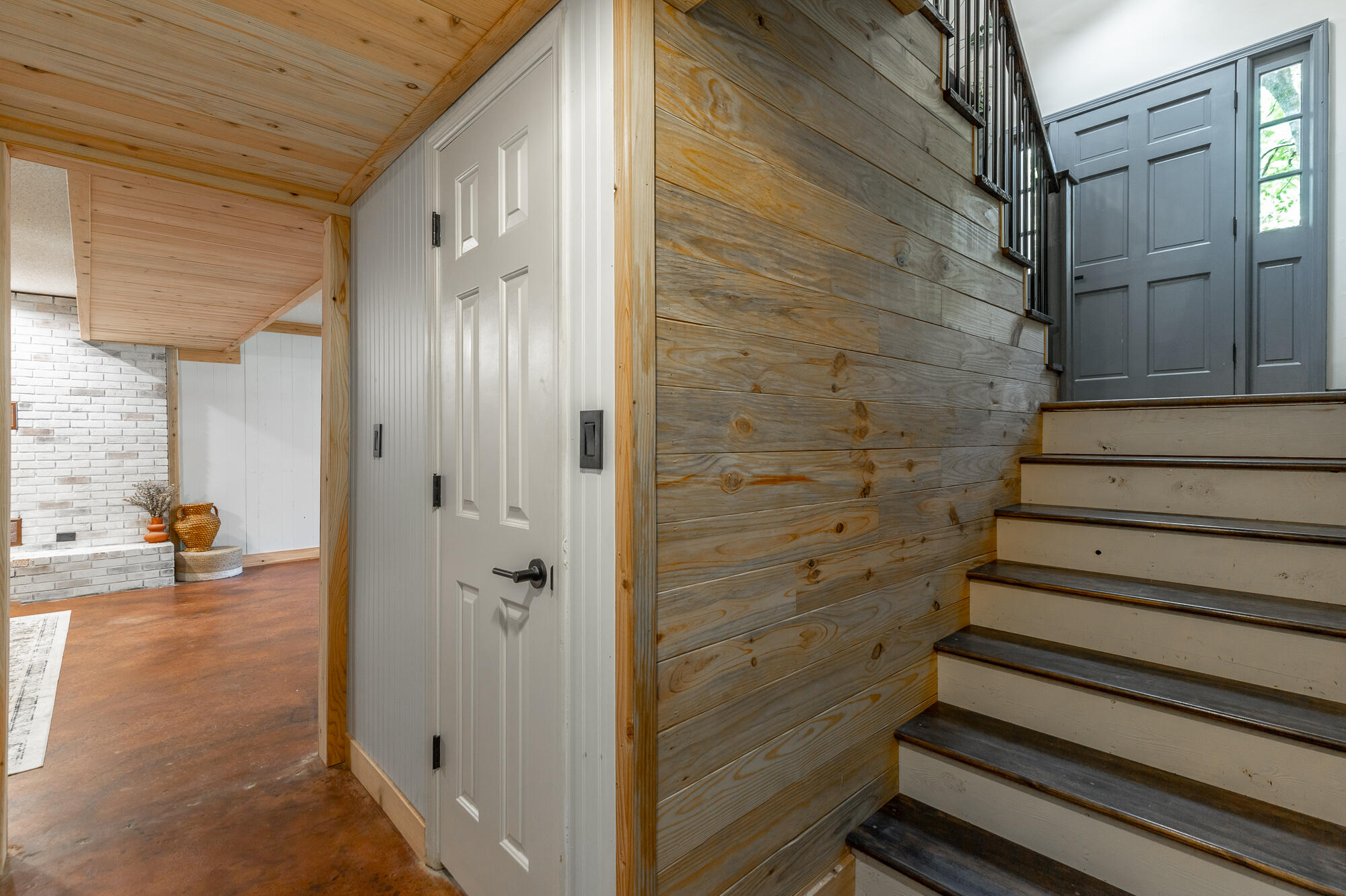 430 Bluebird Circle