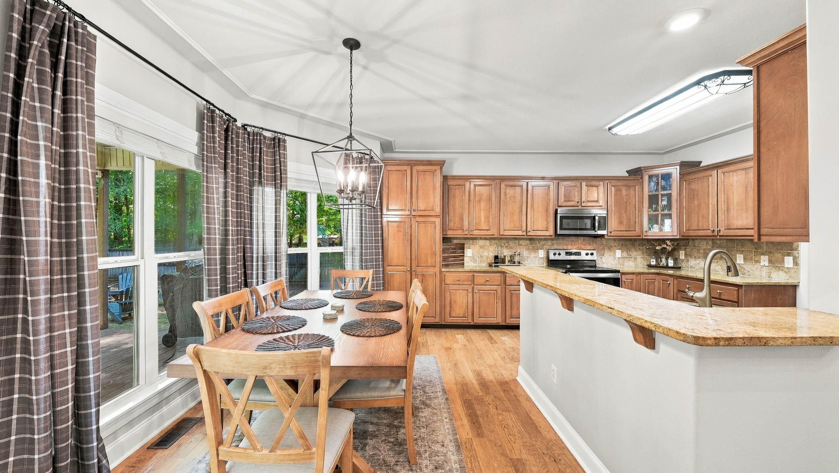 8452 Lady Slipper Road