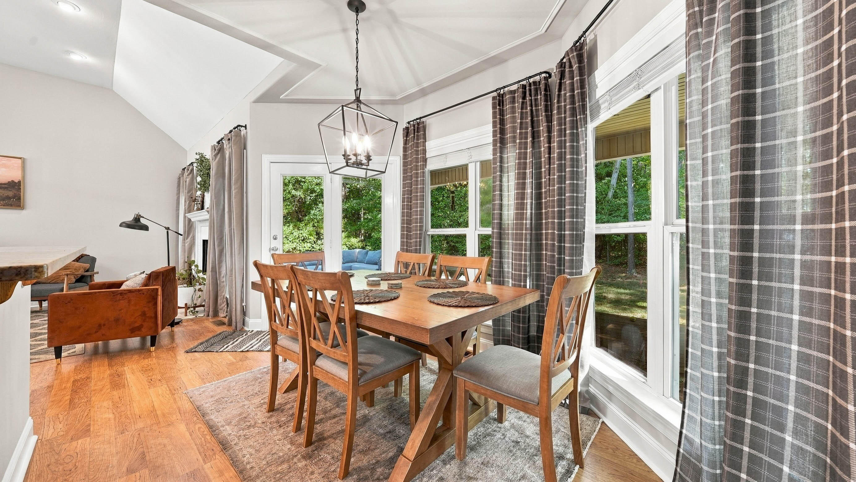 8452 Lady Slipper Road