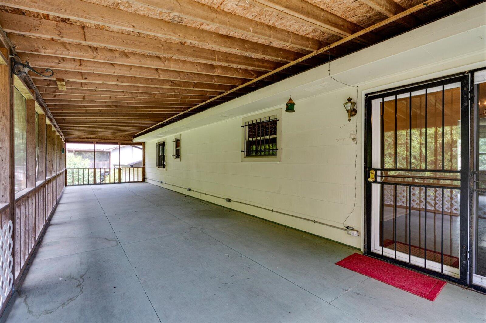 276 E Sharon Circle