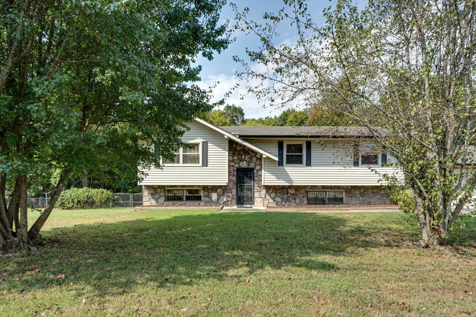 276 E Sharon Circle