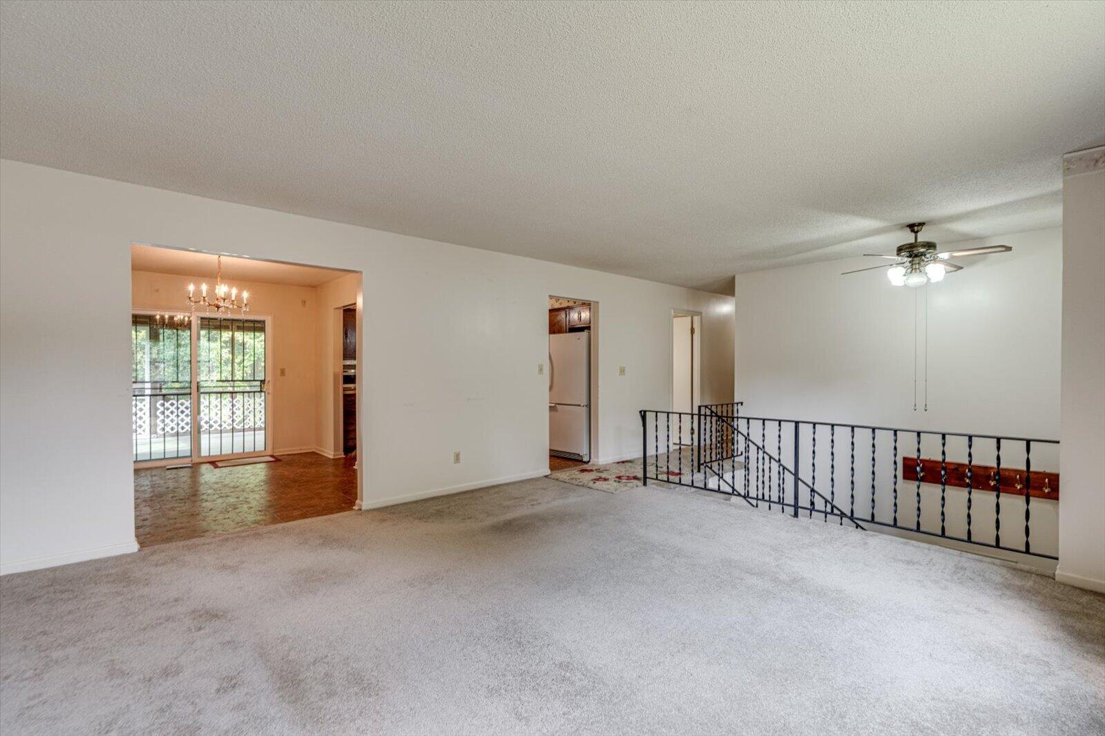 276 E Sharon Circle