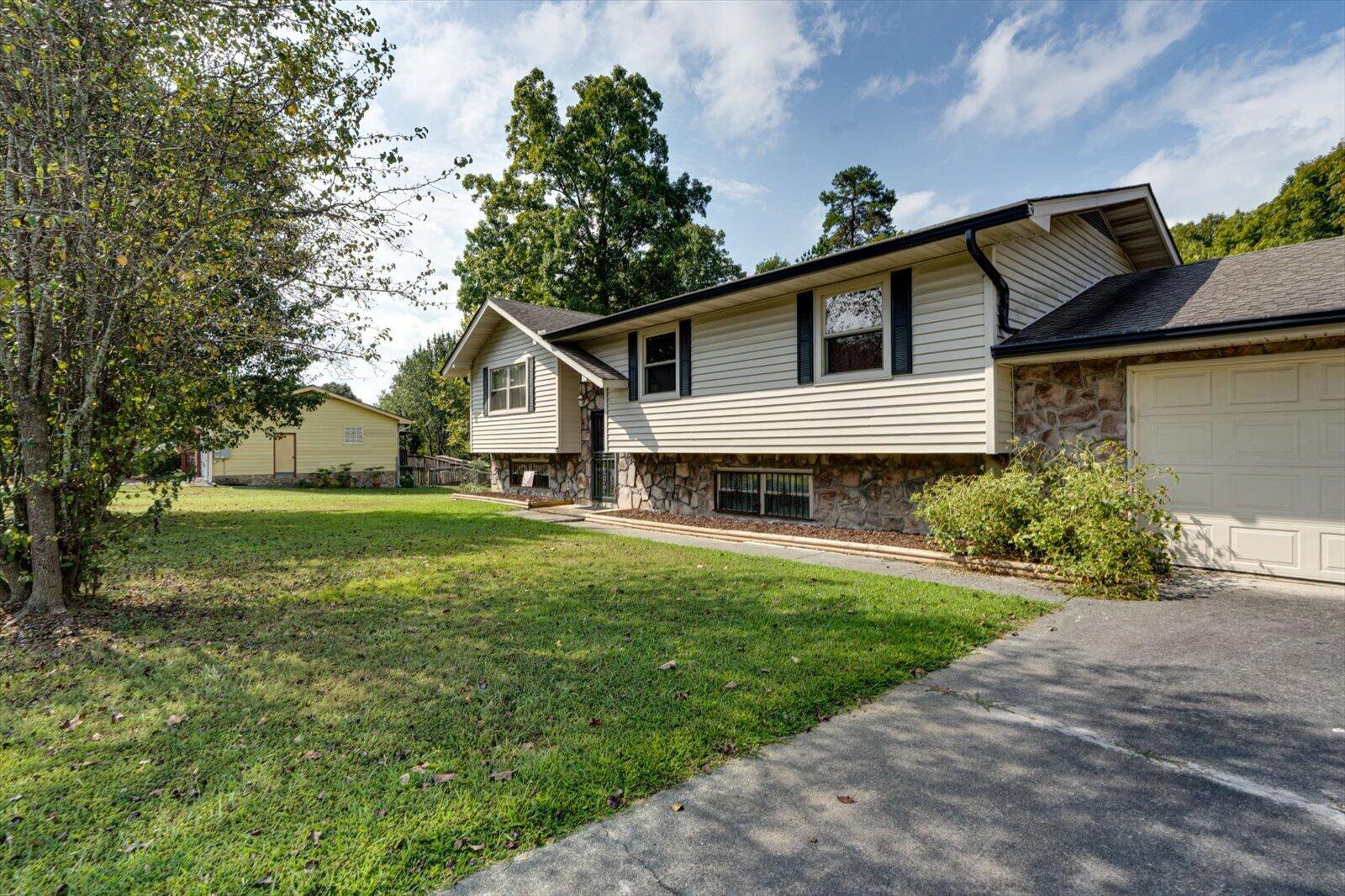 276 E Sharon Circle