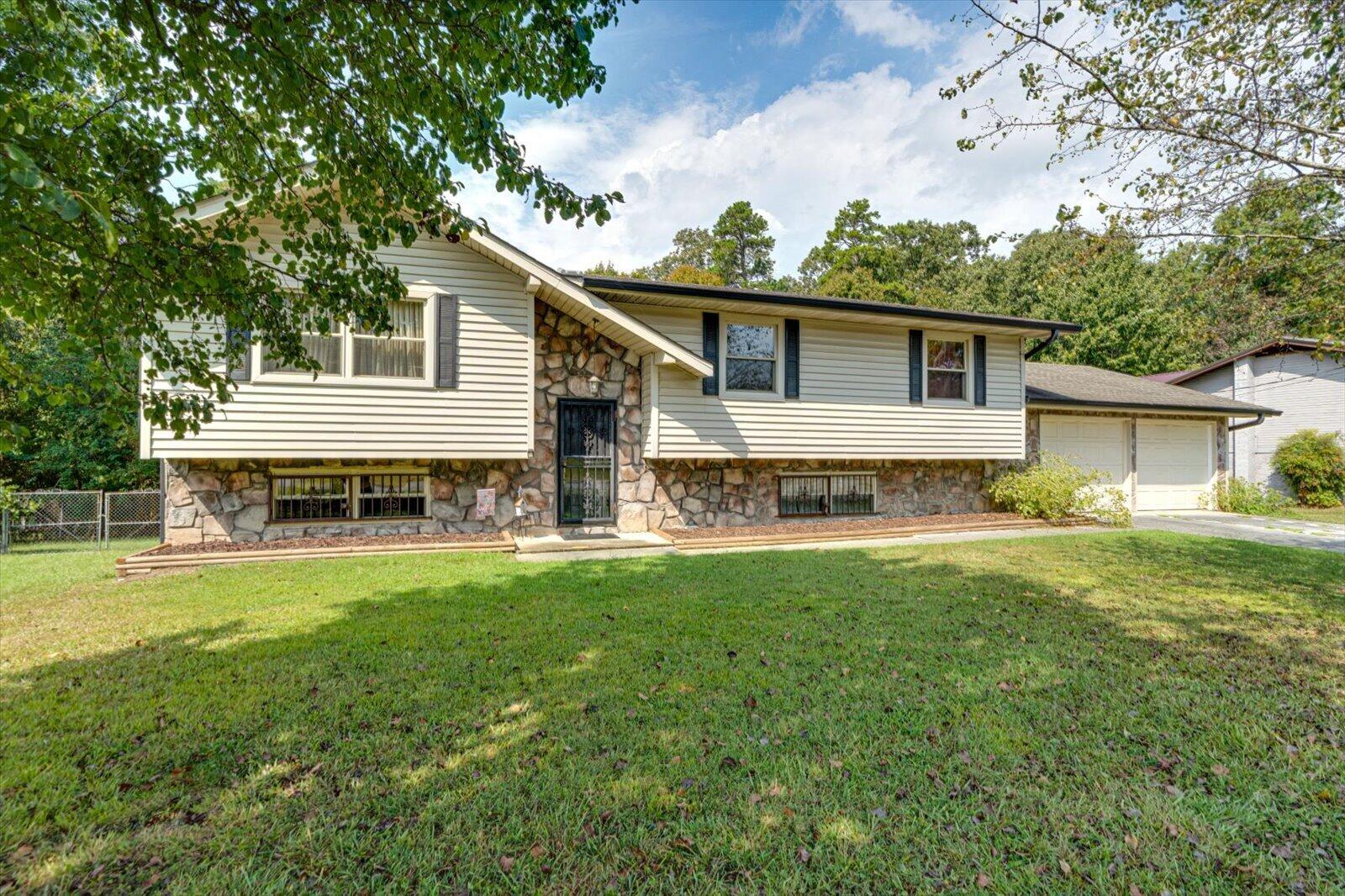 276 E Sharon Circle