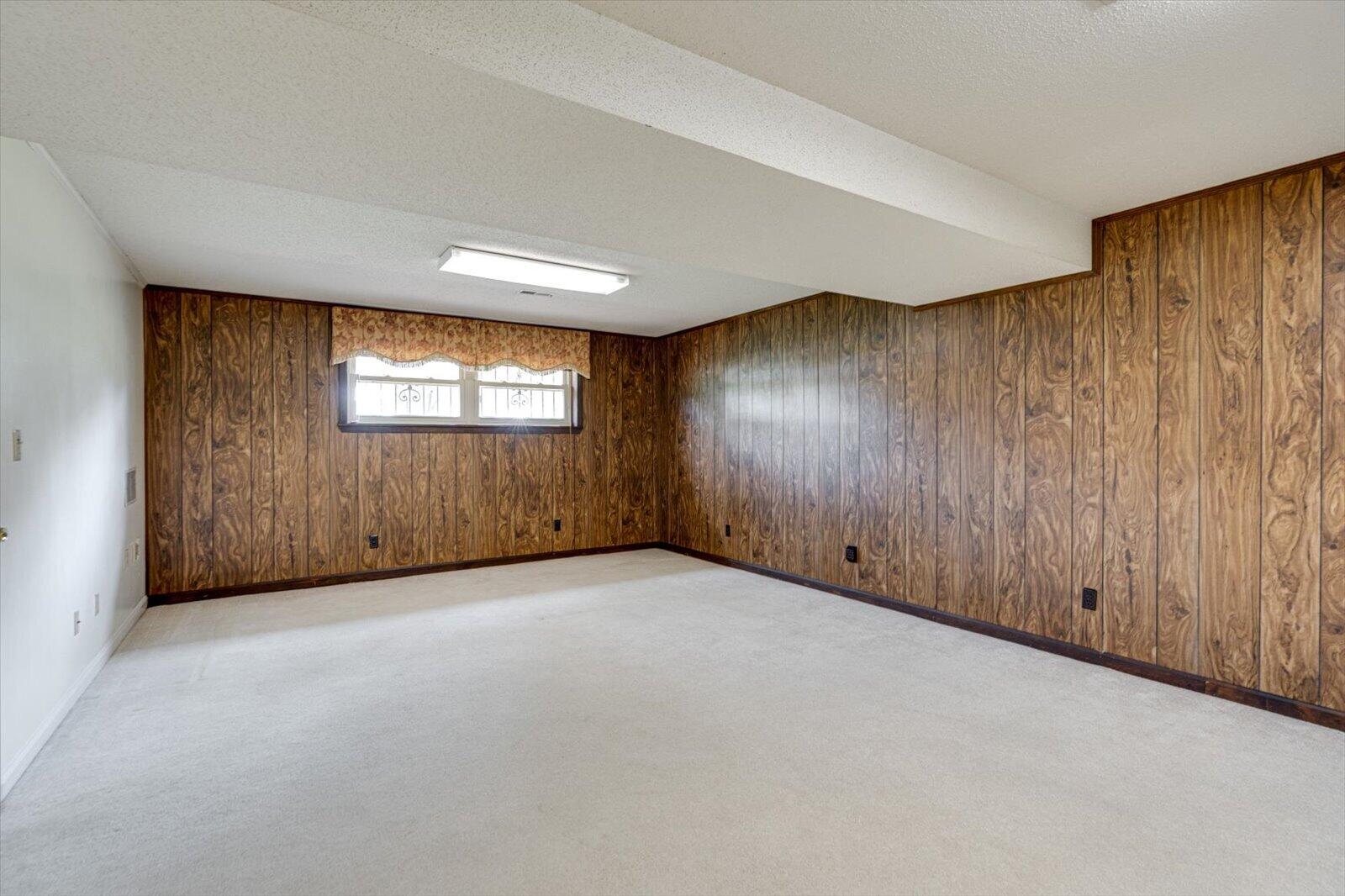 276 E Sharon Circle