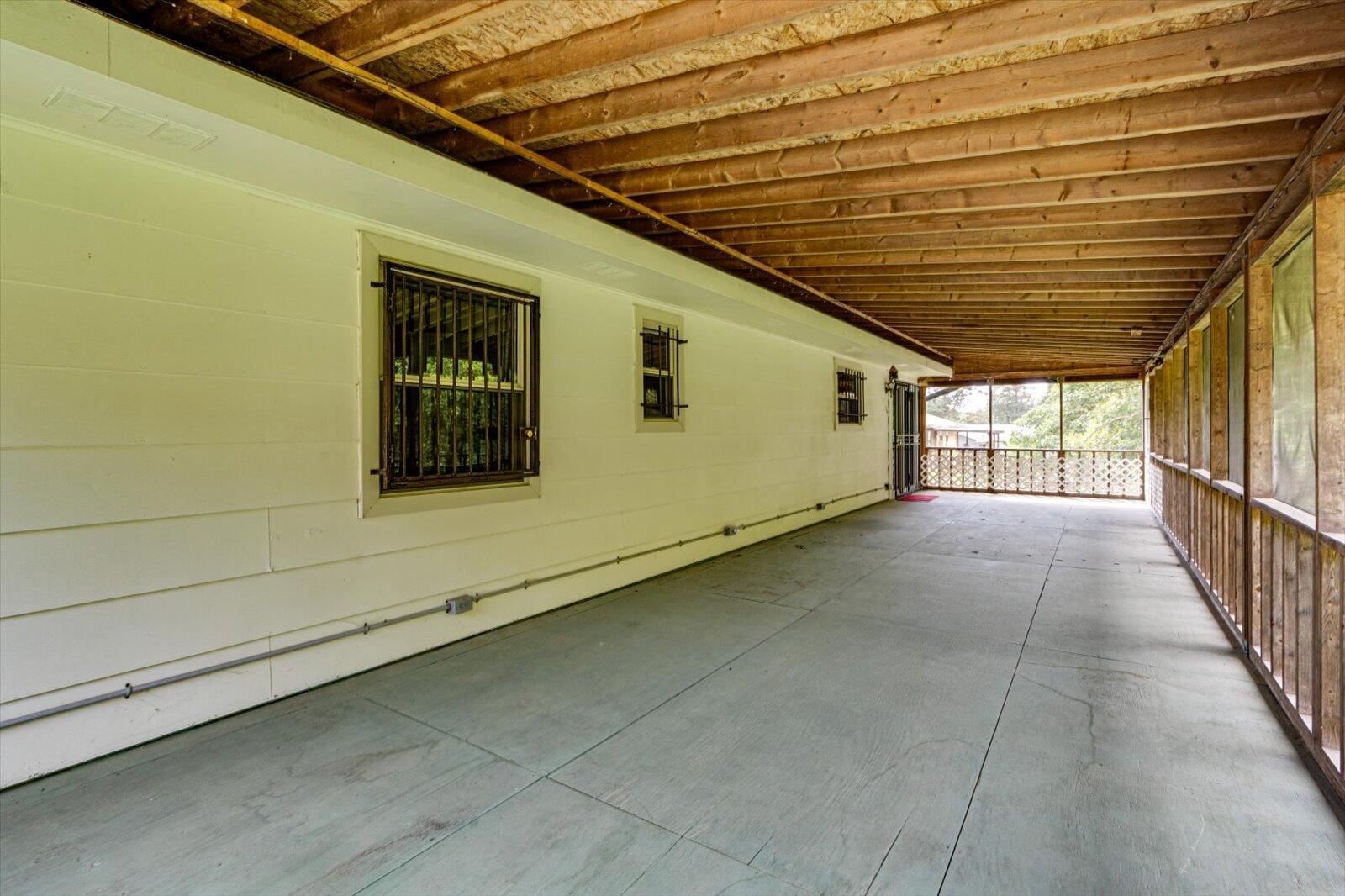 276 E Sharon Circle