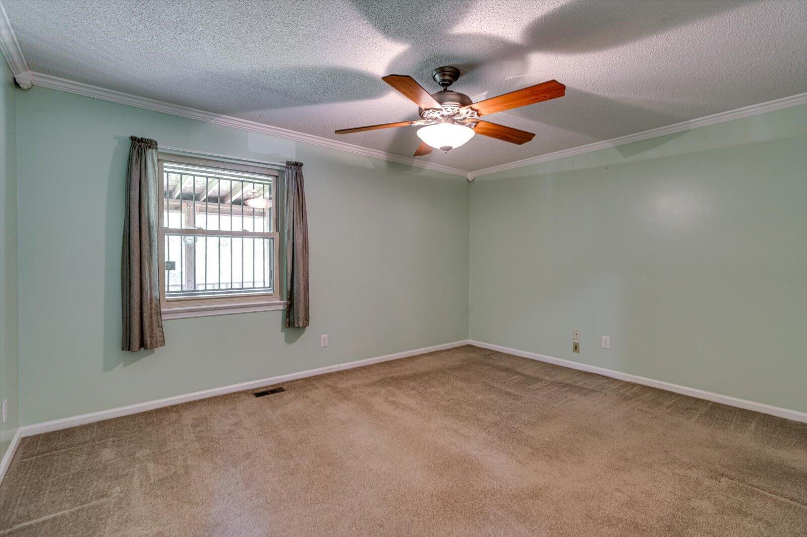 276 E Sharon Circle