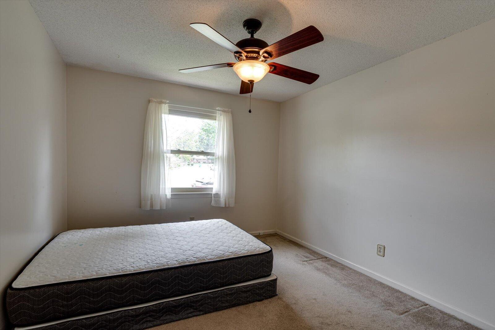 276 E Sharon Circle