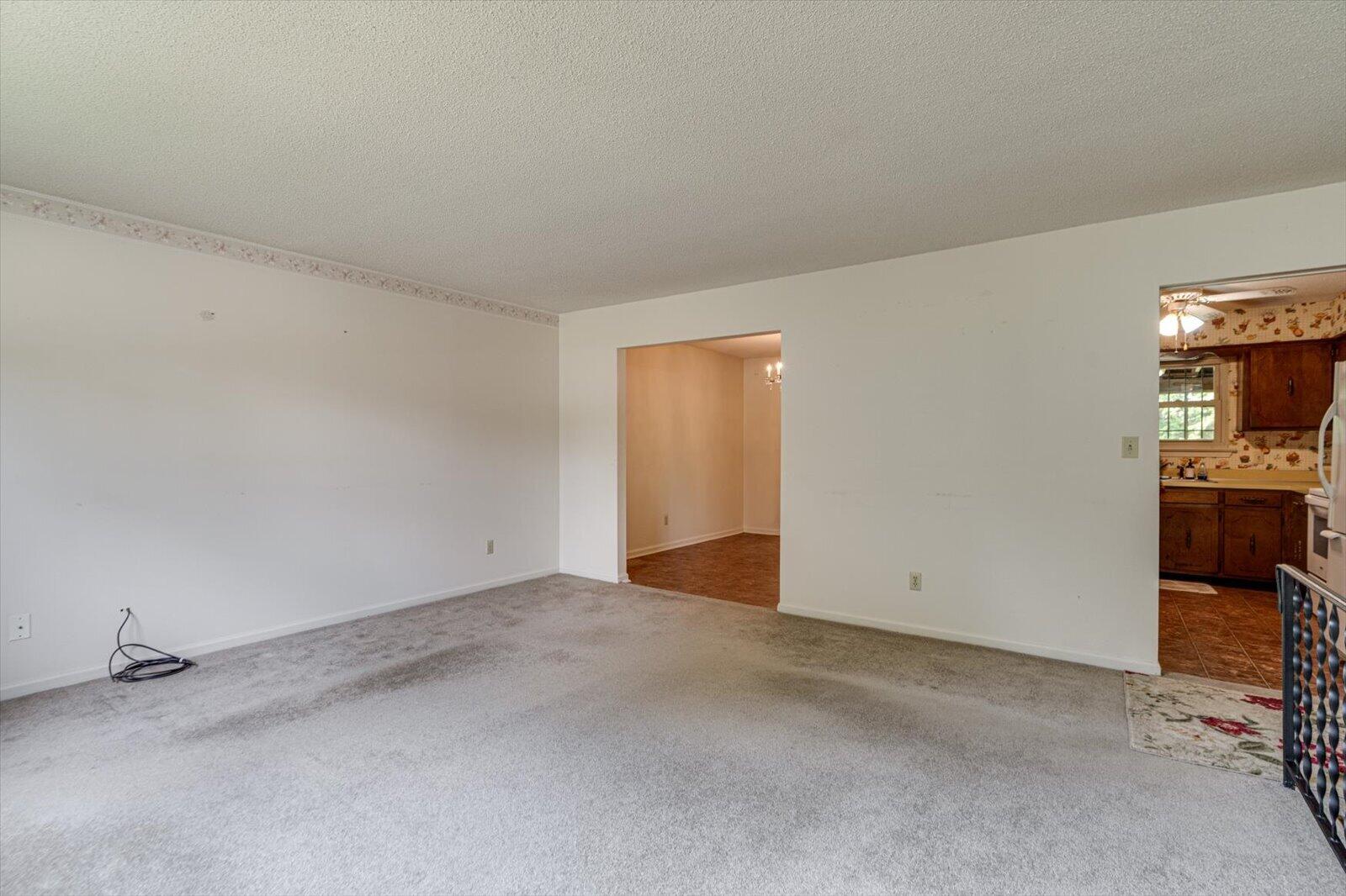 276 E Sharon Circle
