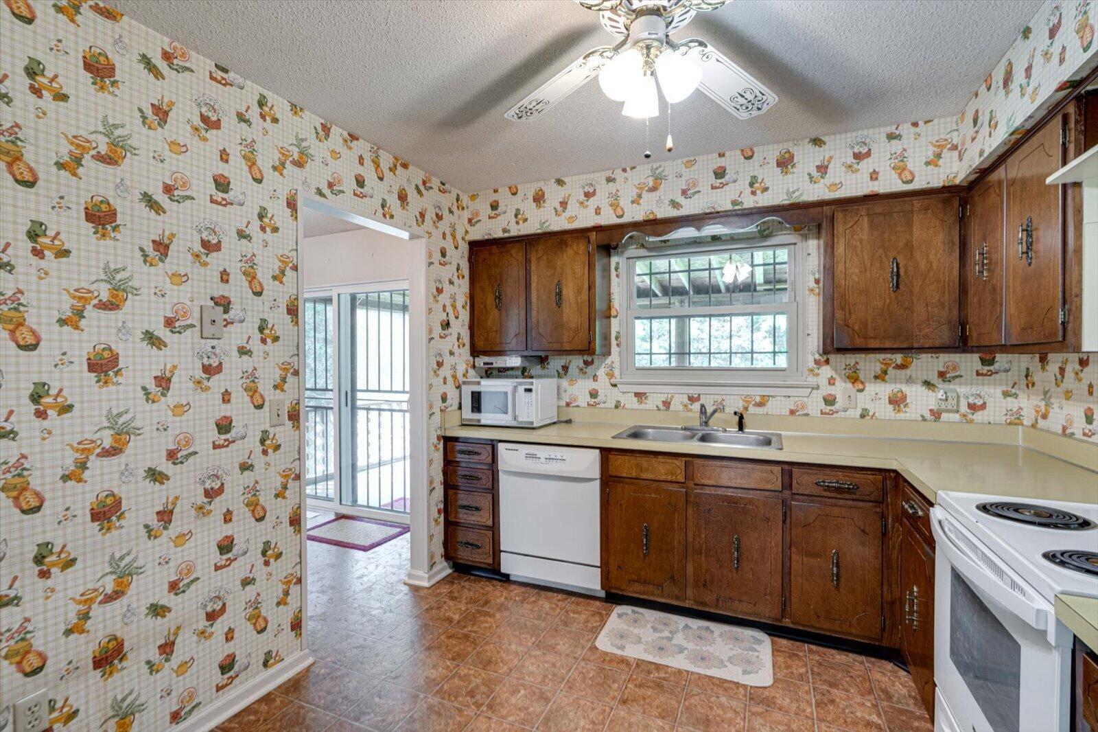276 E Sharon Circle