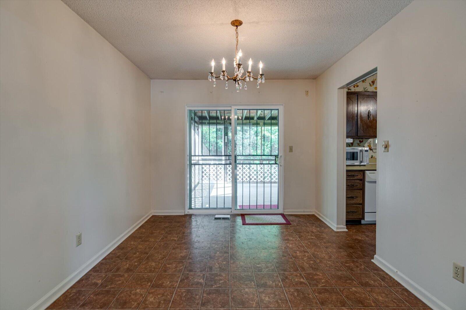 276 E Sharon Circle