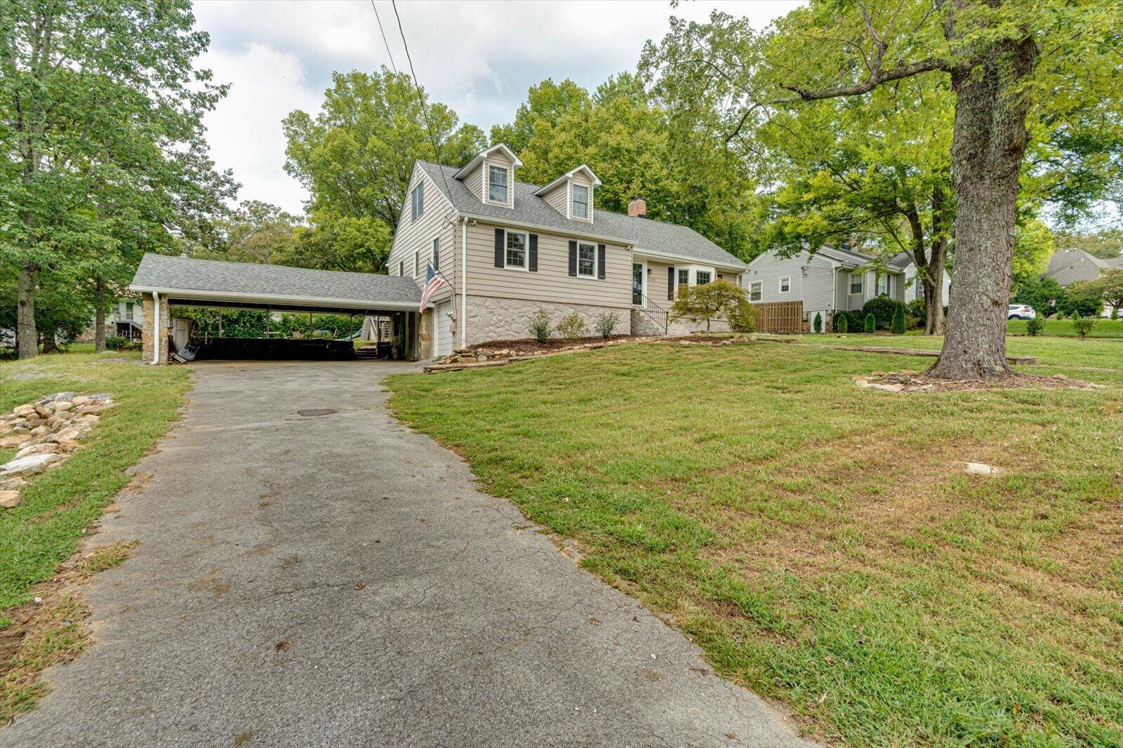 1204 Aladdin Road