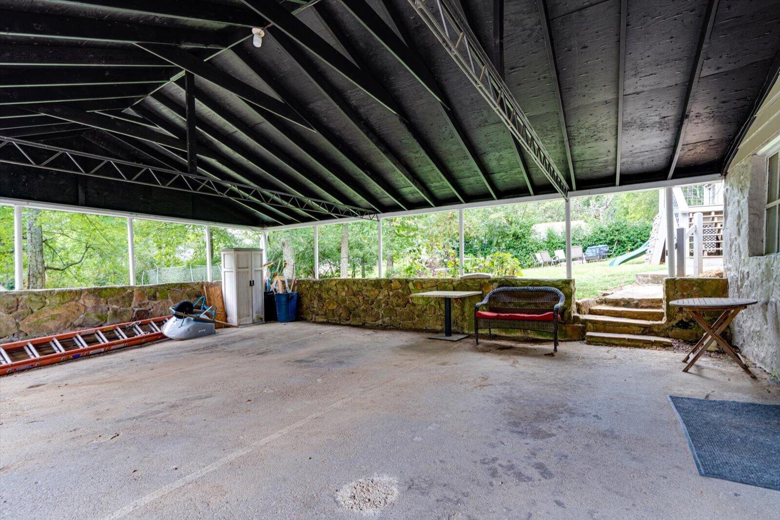 1204 Aladdin Road