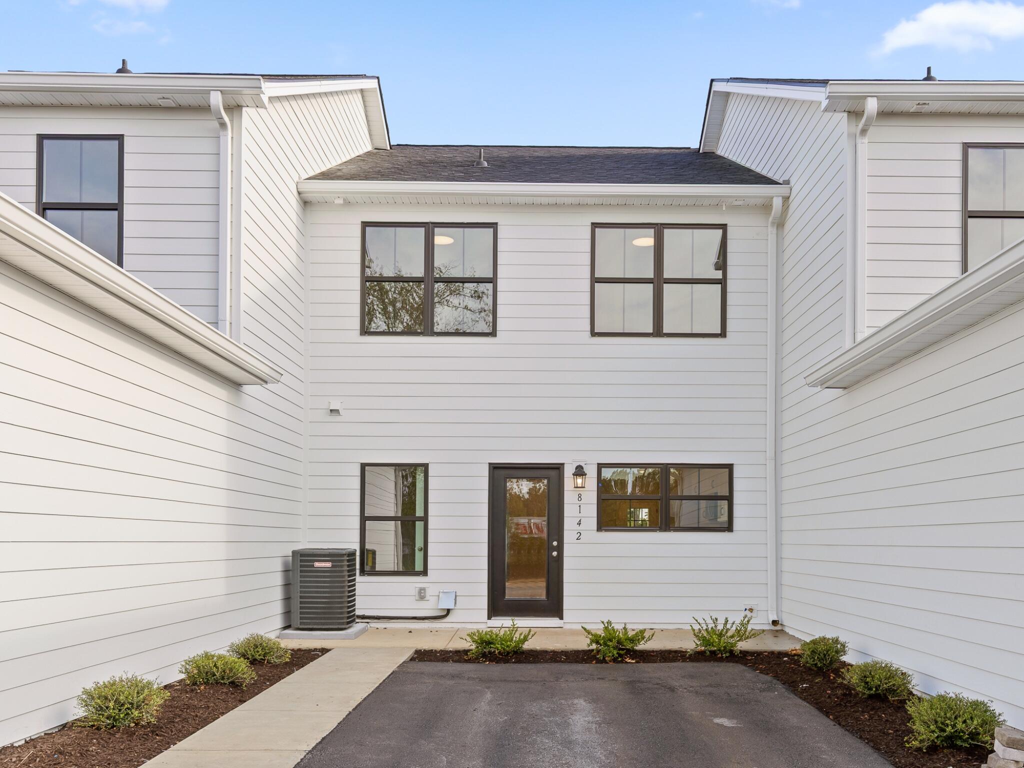 1019 Rosedew Way, #17