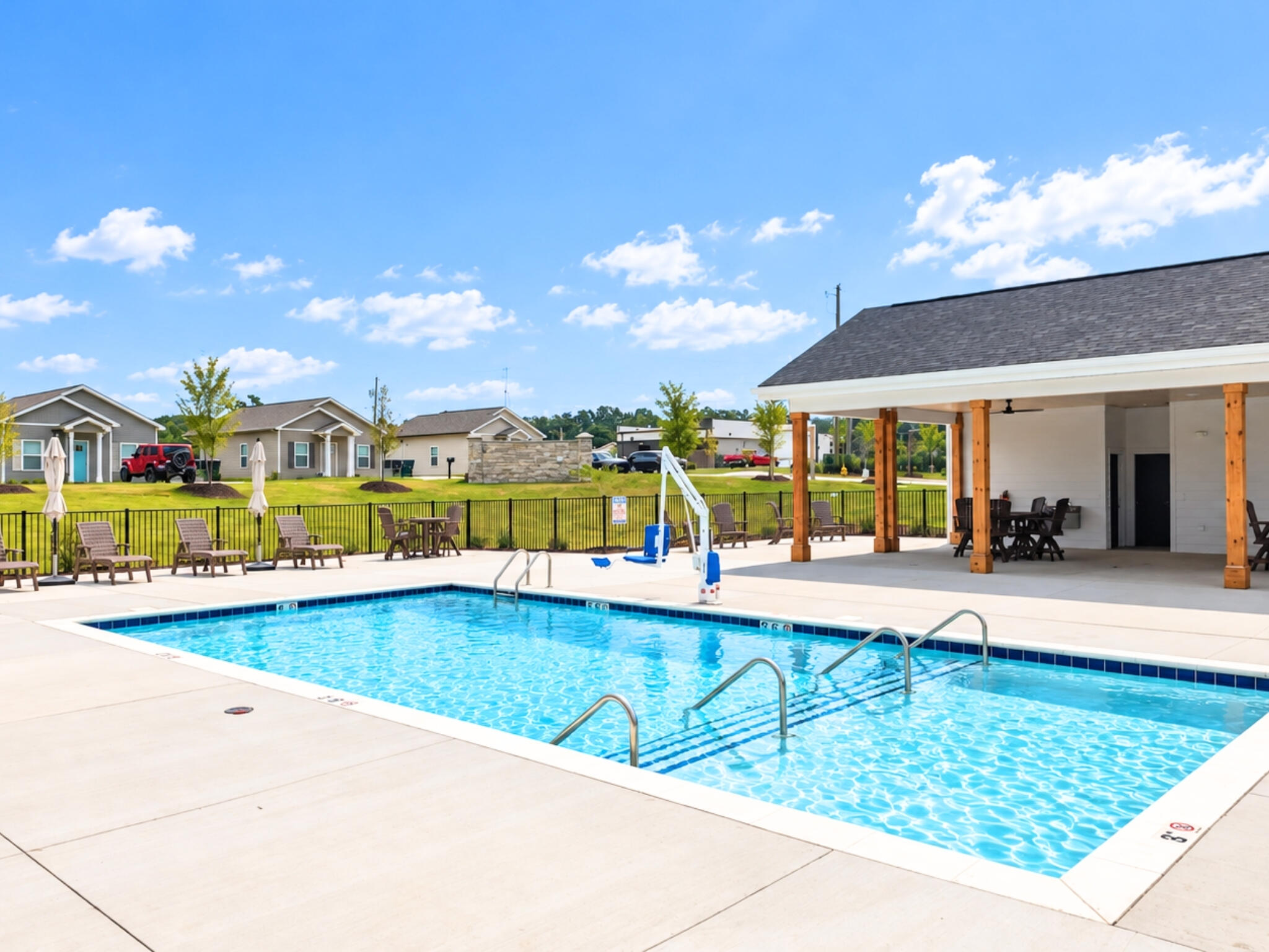 1019 Rosedew Way, #17
