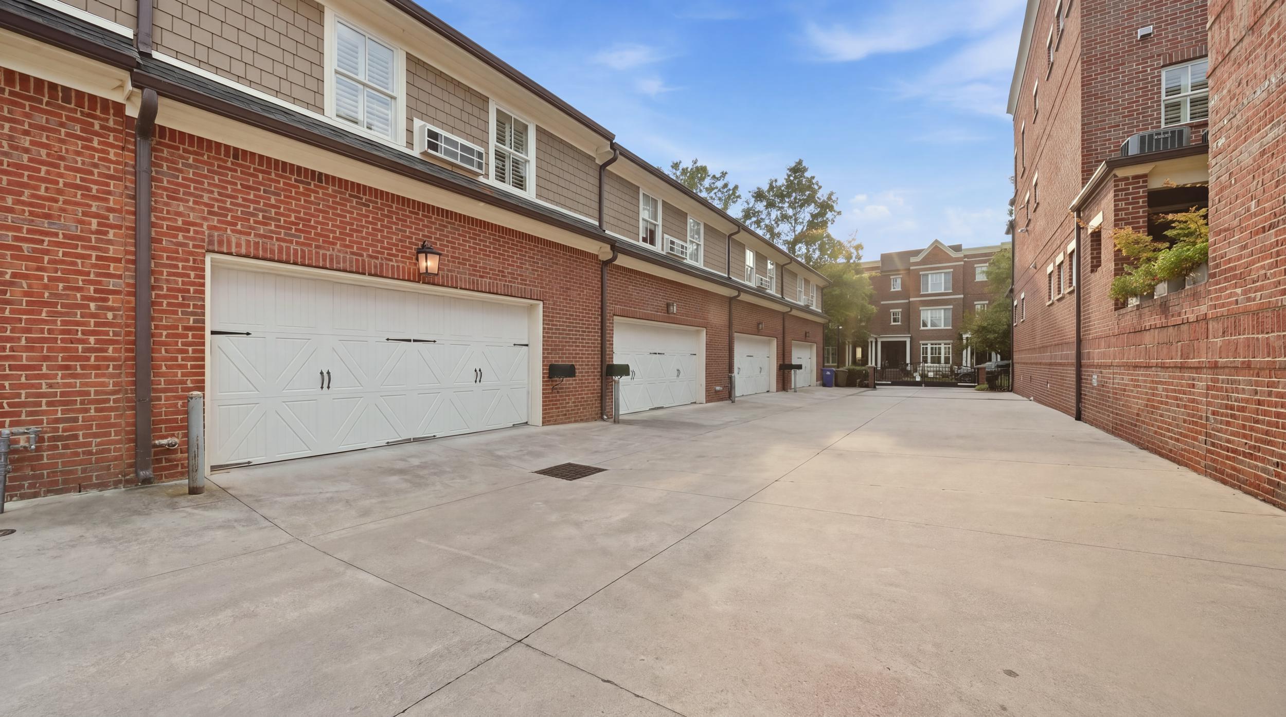 117 E 03rd Street