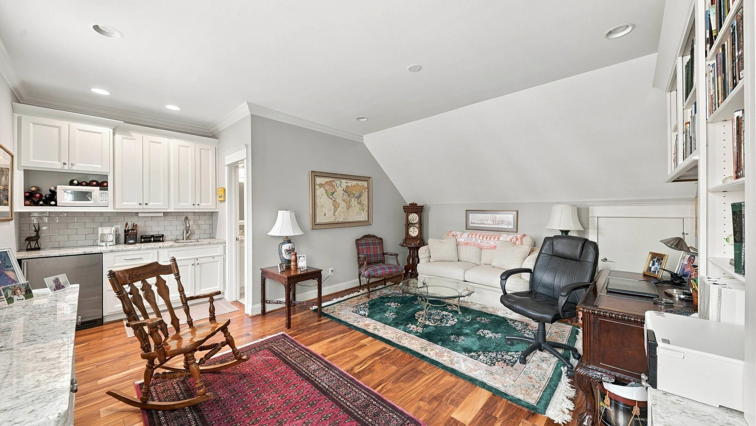117 E 03rd Street