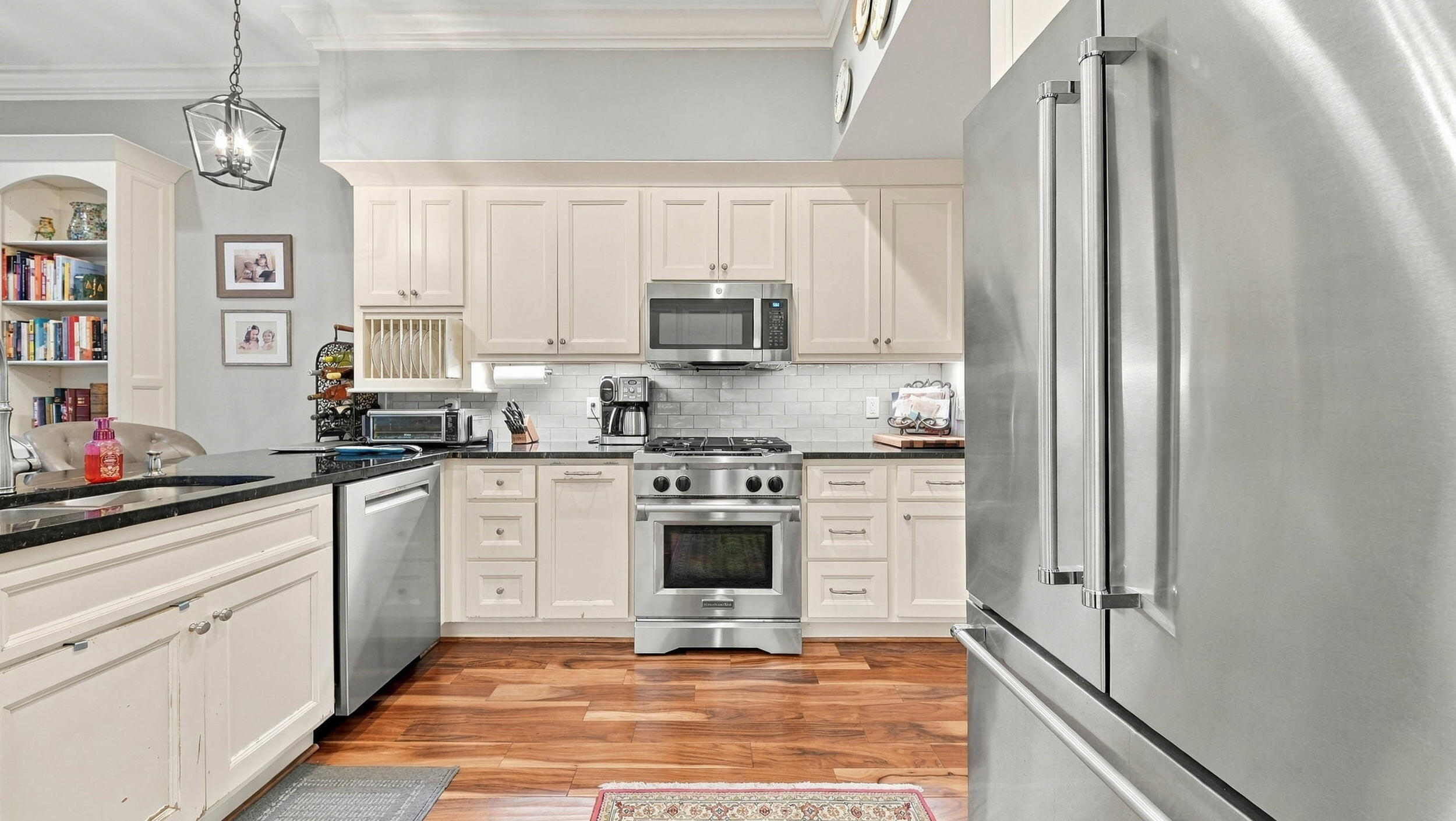117 E 03rd Street