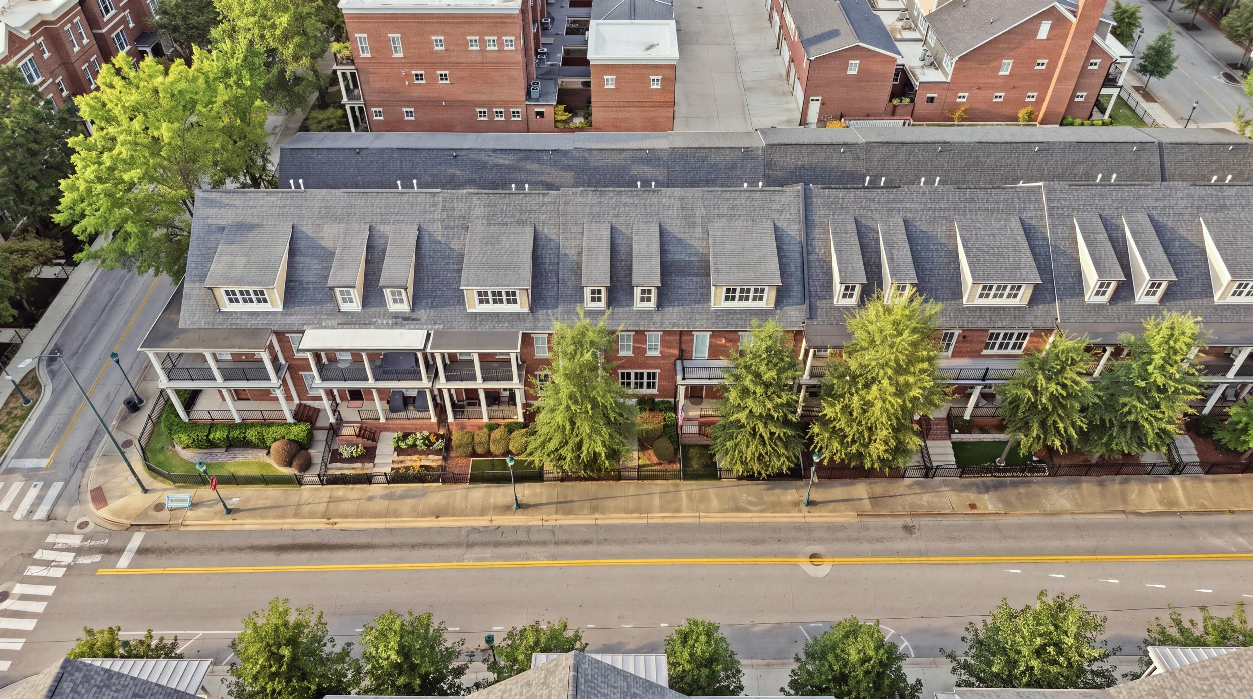 117 E 03rd Street