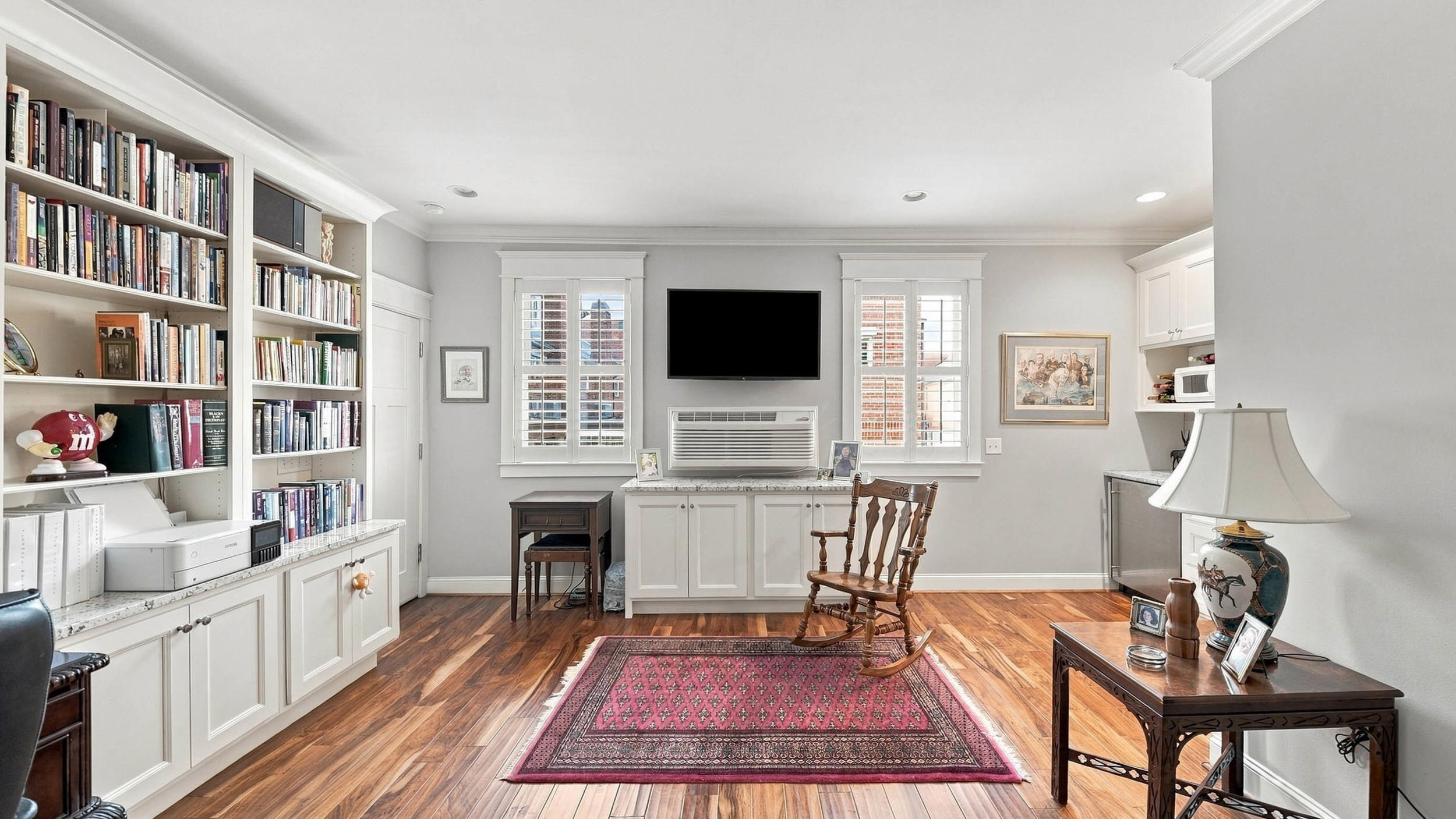 117 E 03rd Street