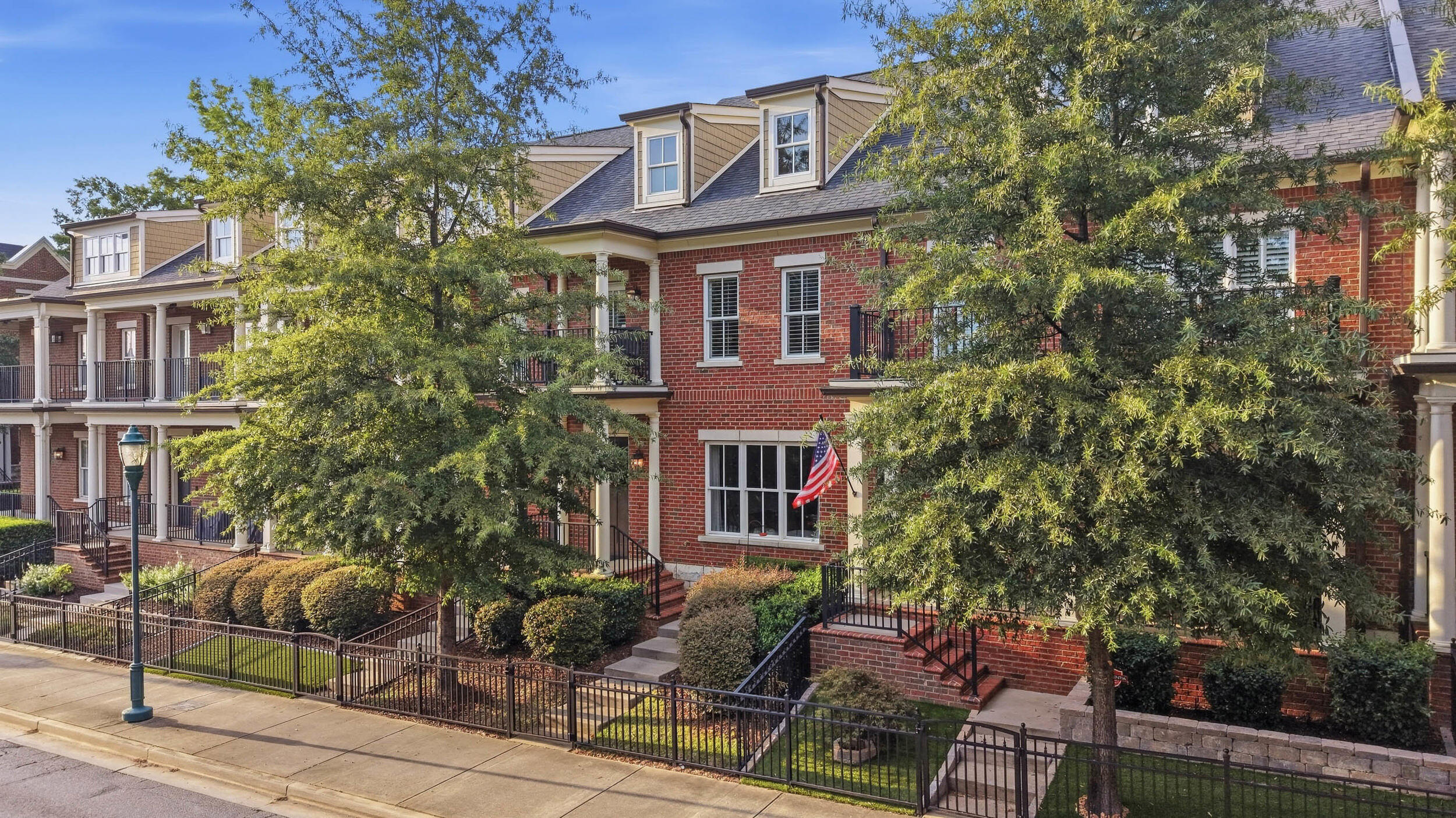 117 E 03rd Street