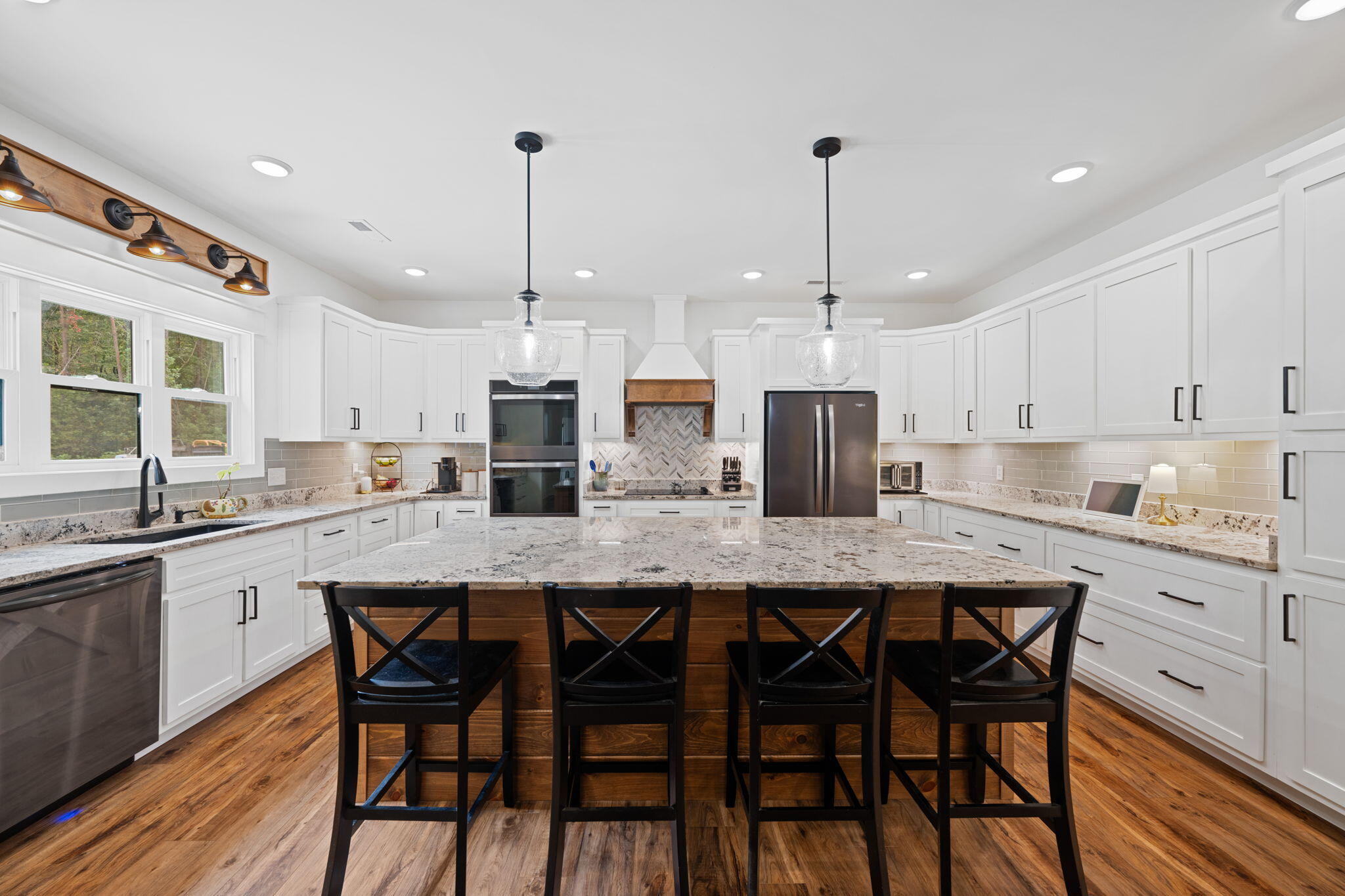 3512 Scenic Highway