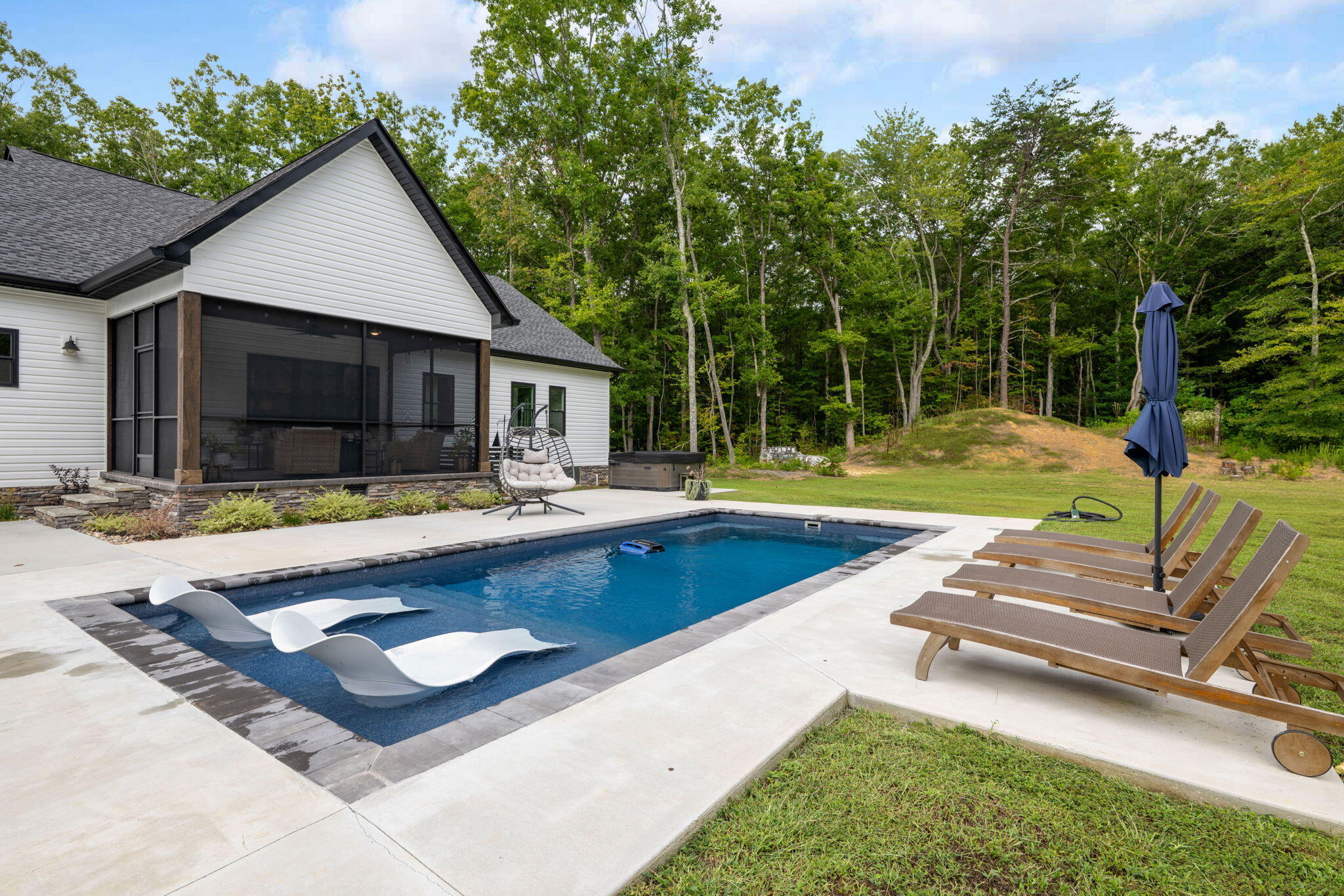 3512 Scenic Highway