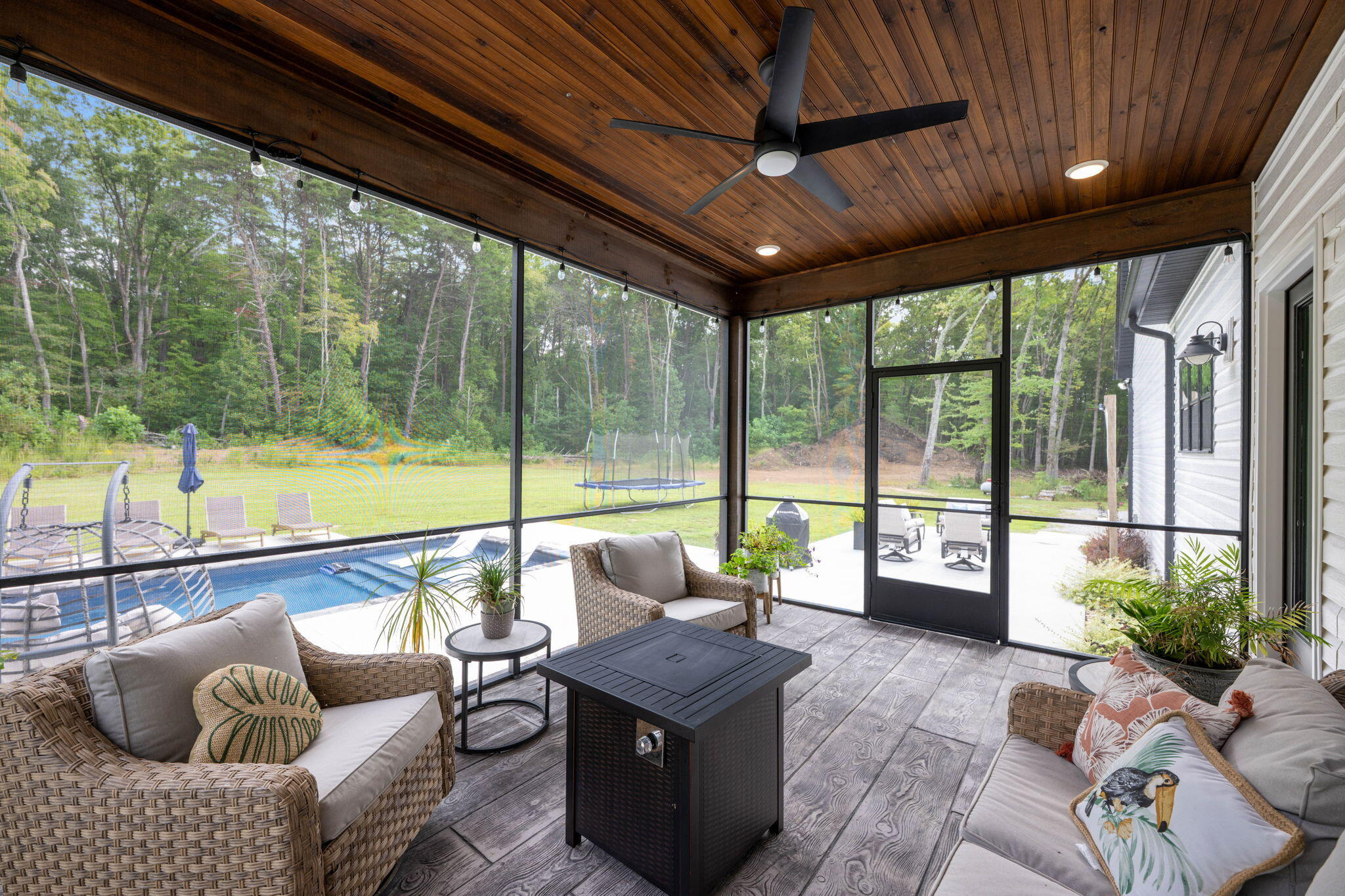 3512 Scenic Highway