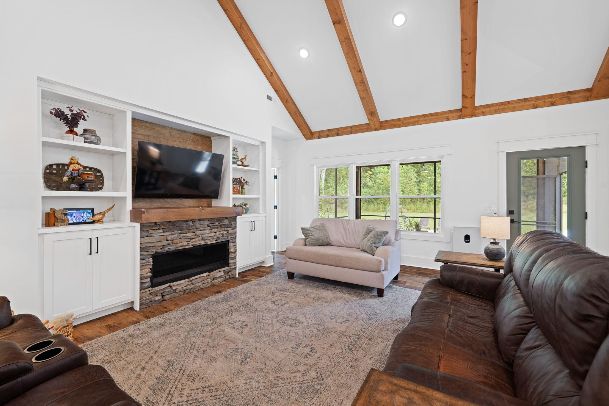 3512 Scenic Highway