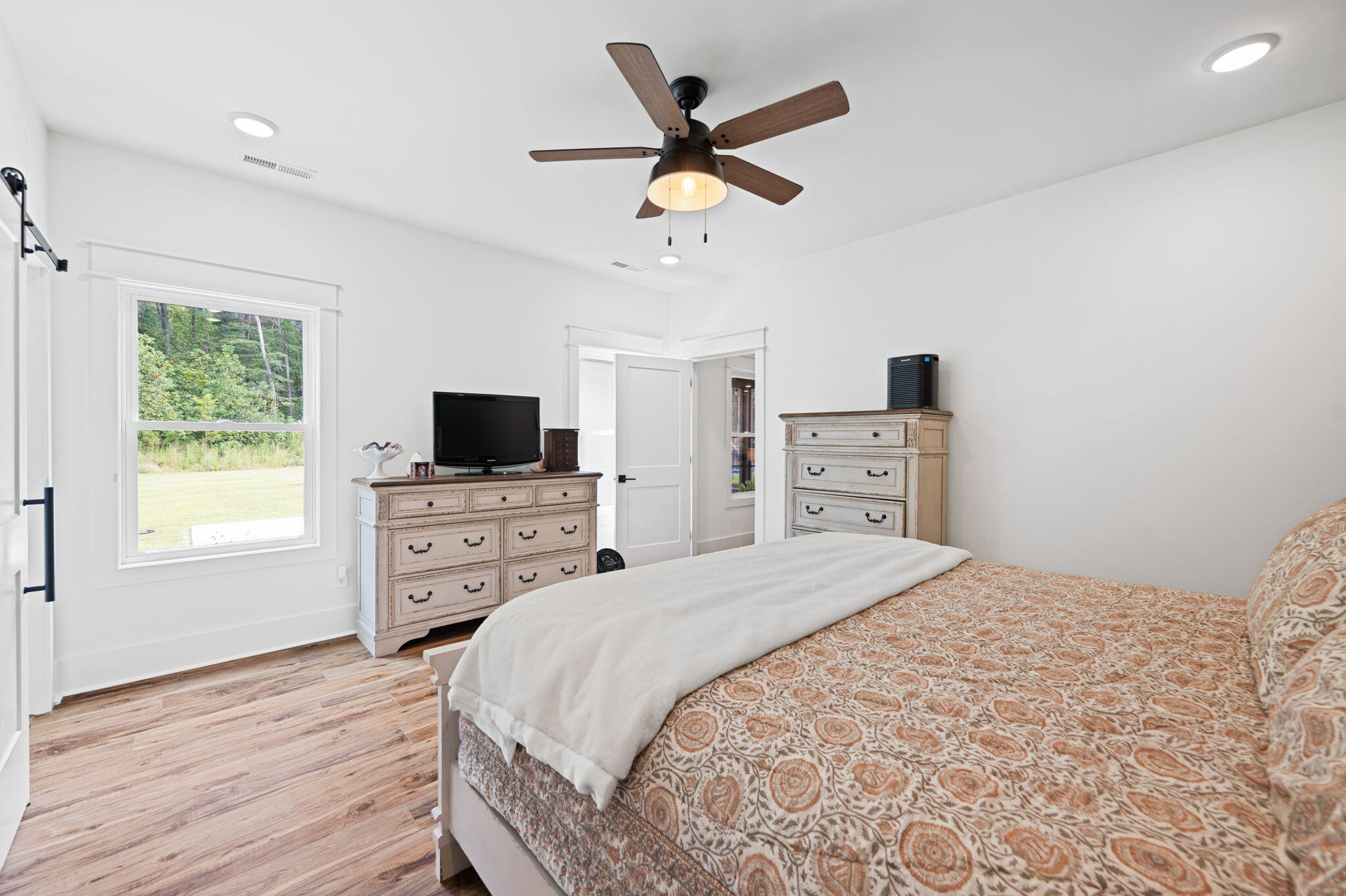 3512 Scenic Highway