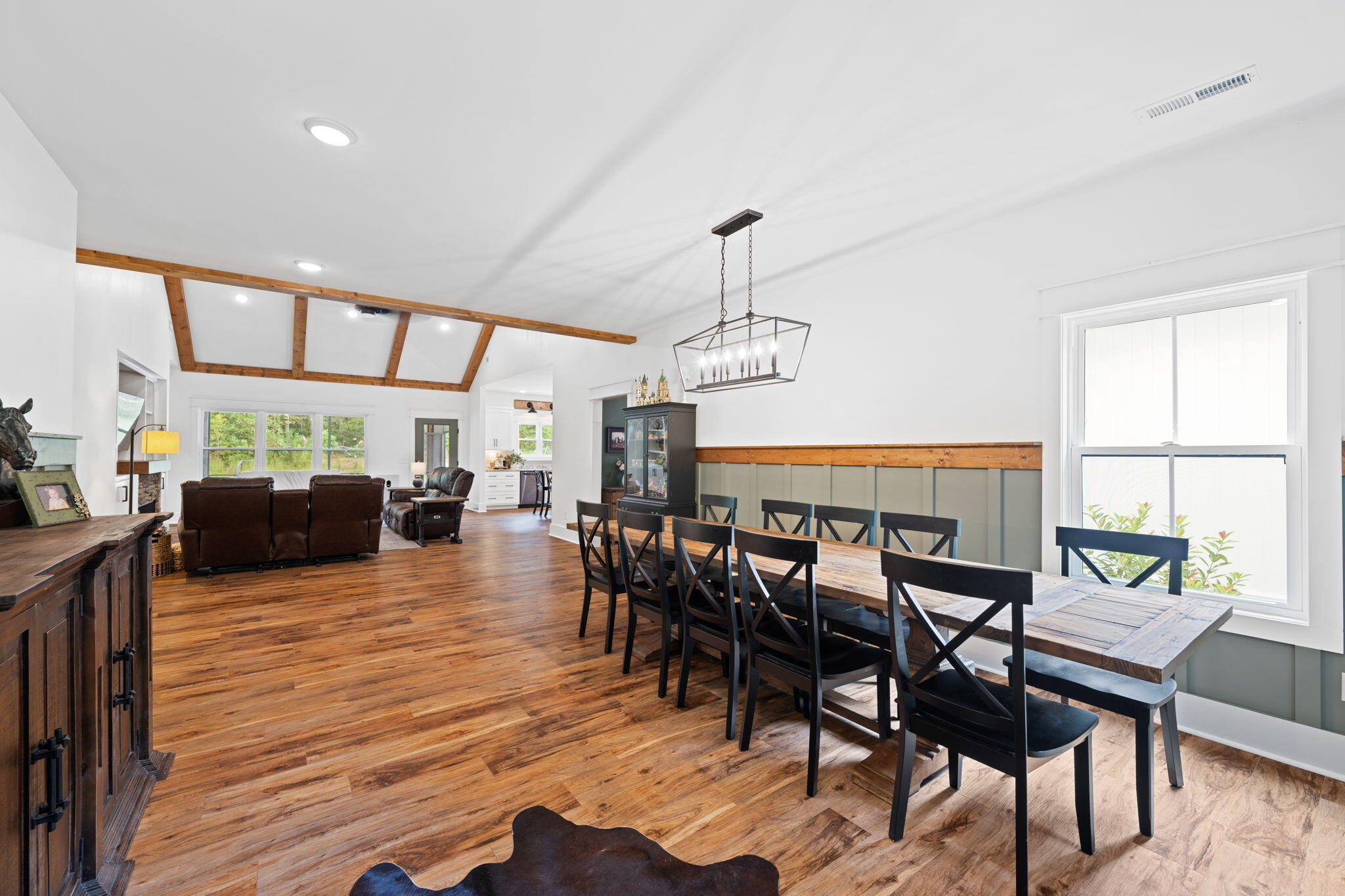 3512 Scenic Highway