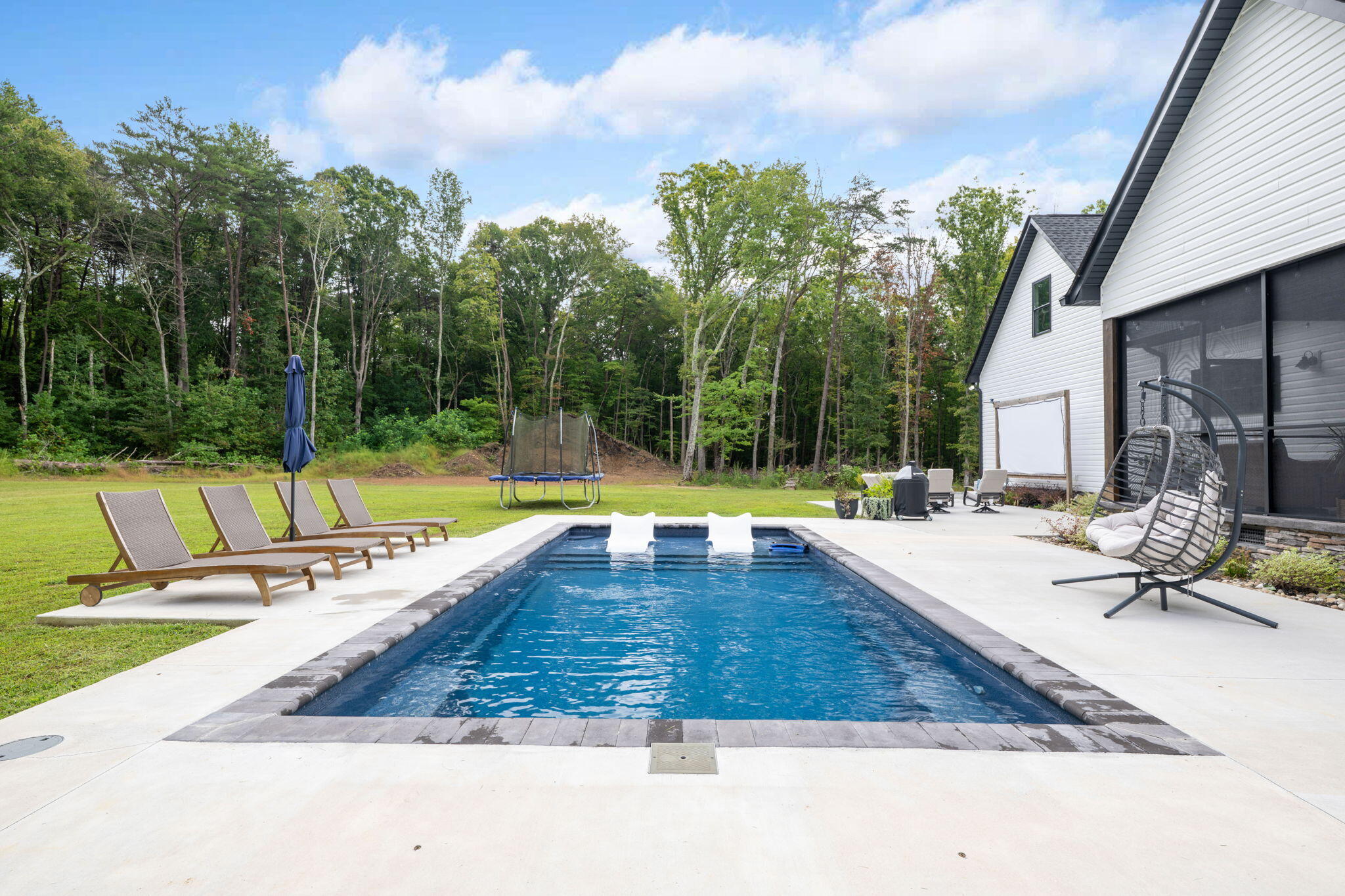 3512 Scenic Highway