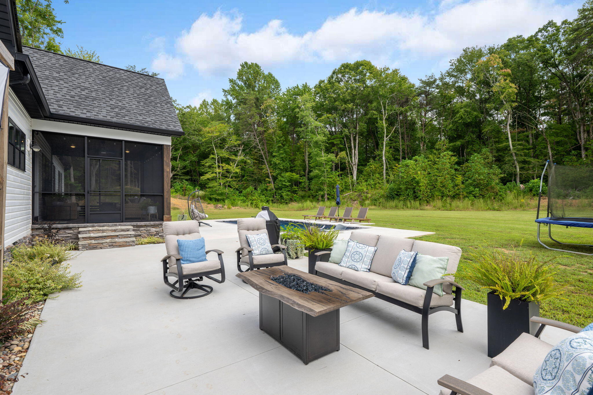 3512 Scenic Highway